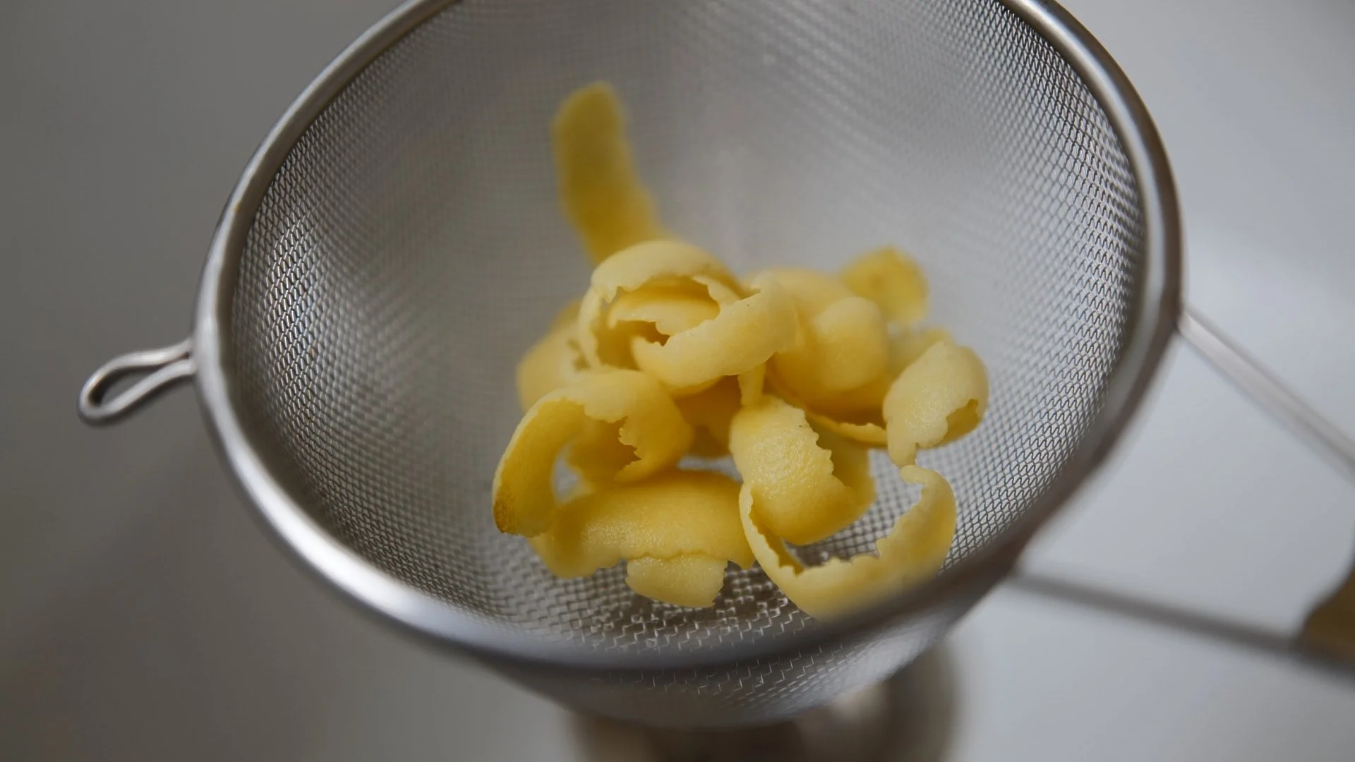 nadine-ingram-straining-peel-documentary-photography-flore-vallery-radot.jpg
