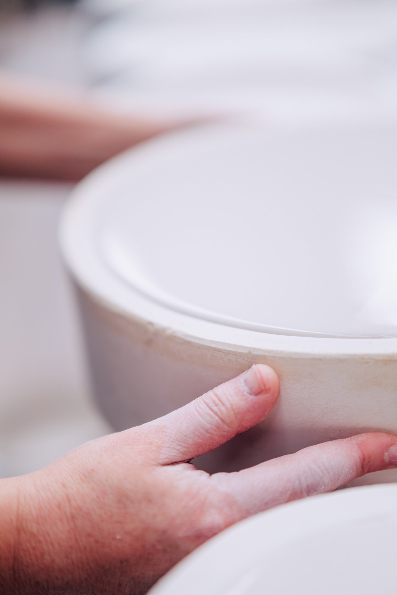louise-martiensen-documentary-photography-flore-vallery-radot-porcelain-mould.jpg