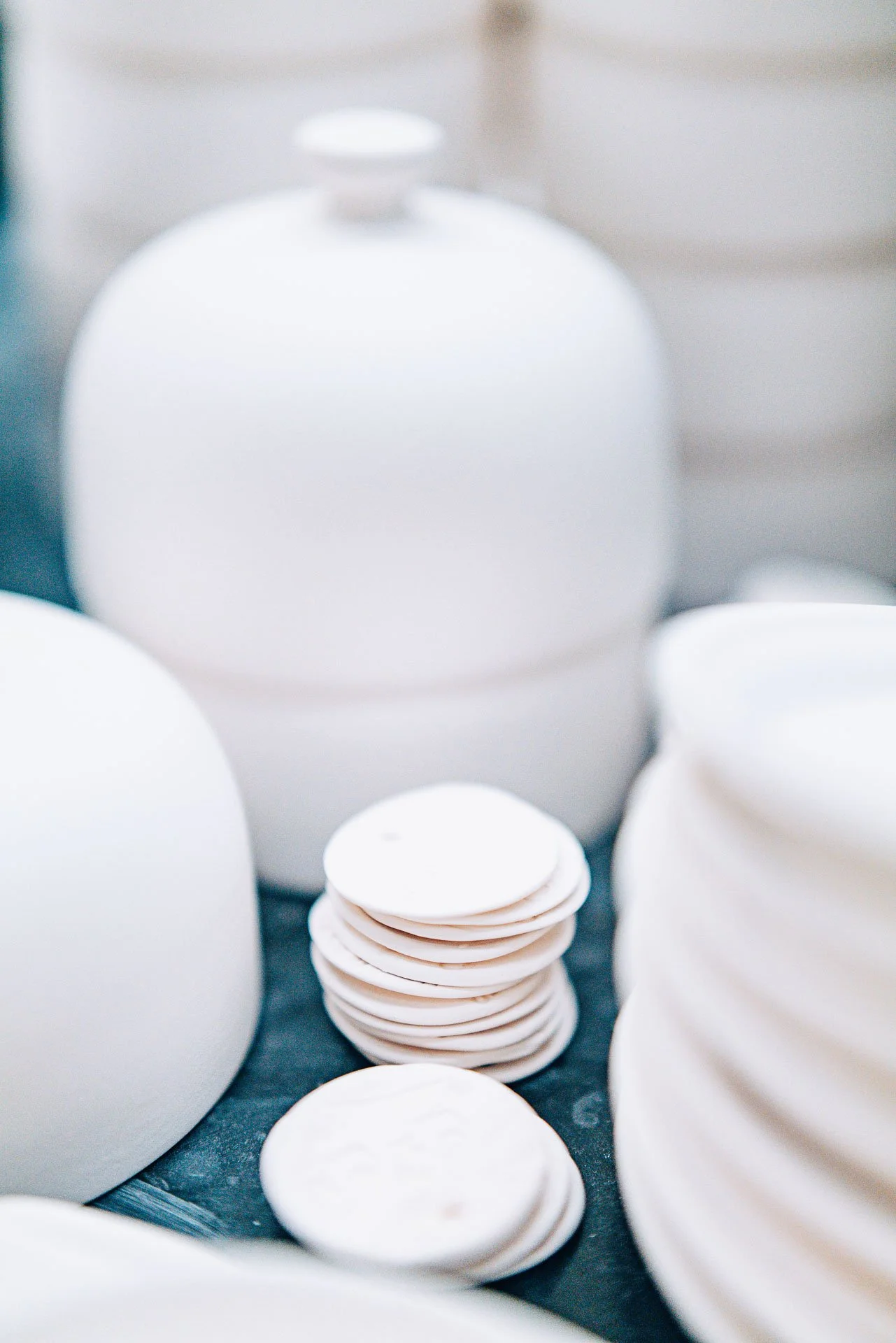 louise-martiensen-piles-of-porcelain-documentary-photography-flore-vallery-radot-louisemstudio.jpg