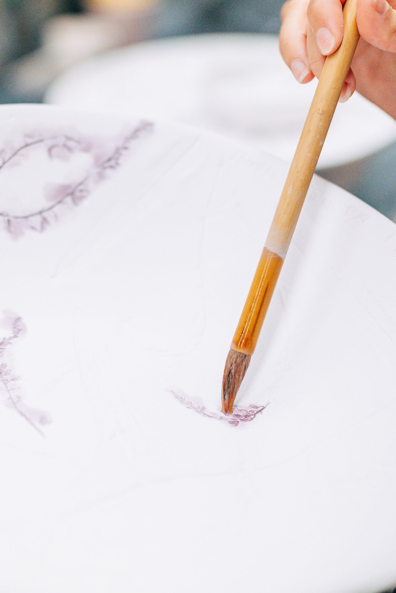 louise-martiensen-painting-glaze-documentary-photography-flore-vallery-radot-louisemstudio.jpg