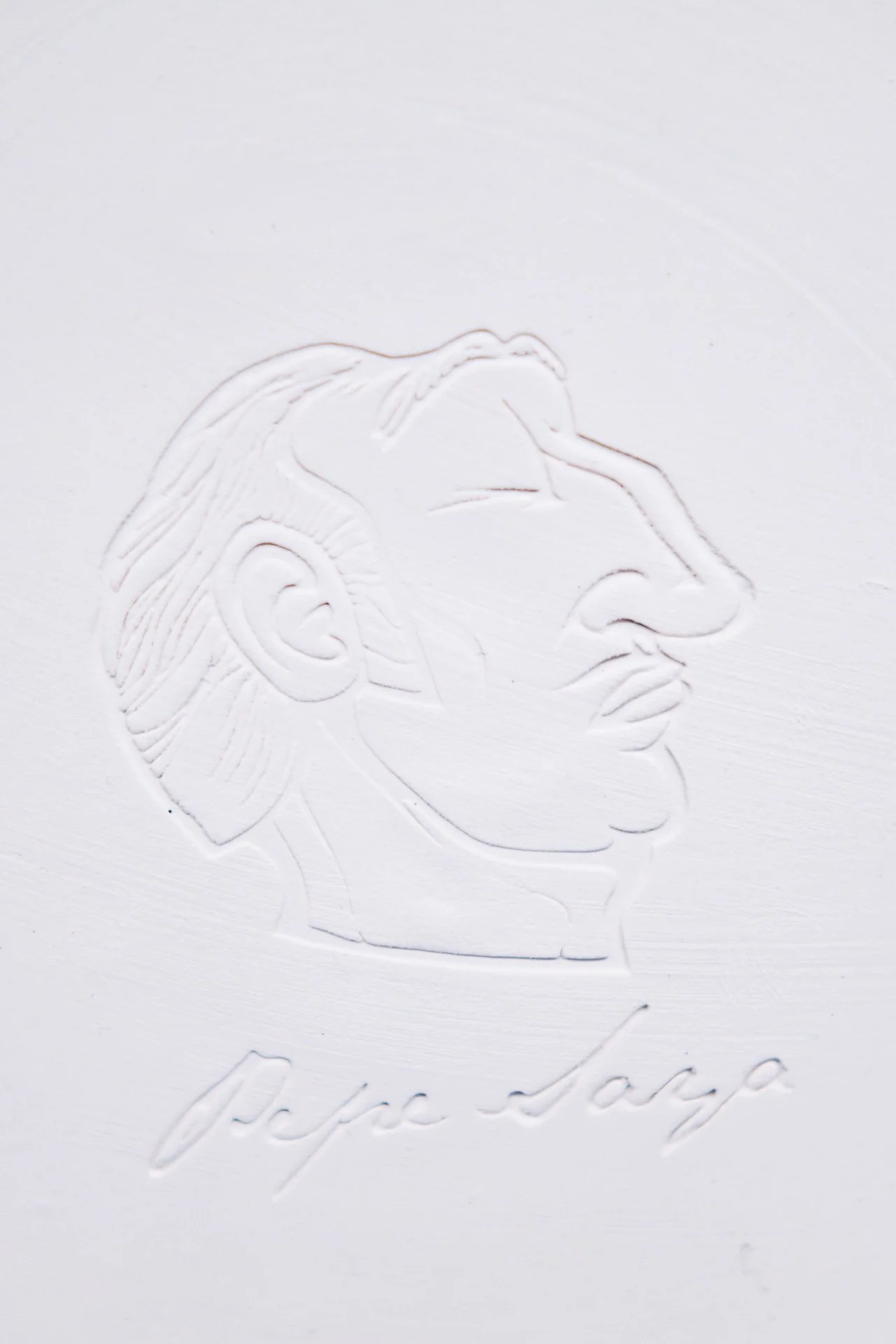 louise-martiensen-pape-saya-porcelain-stamp-documentary-photography-flore-vallery-radot-louisemstudio.jpg