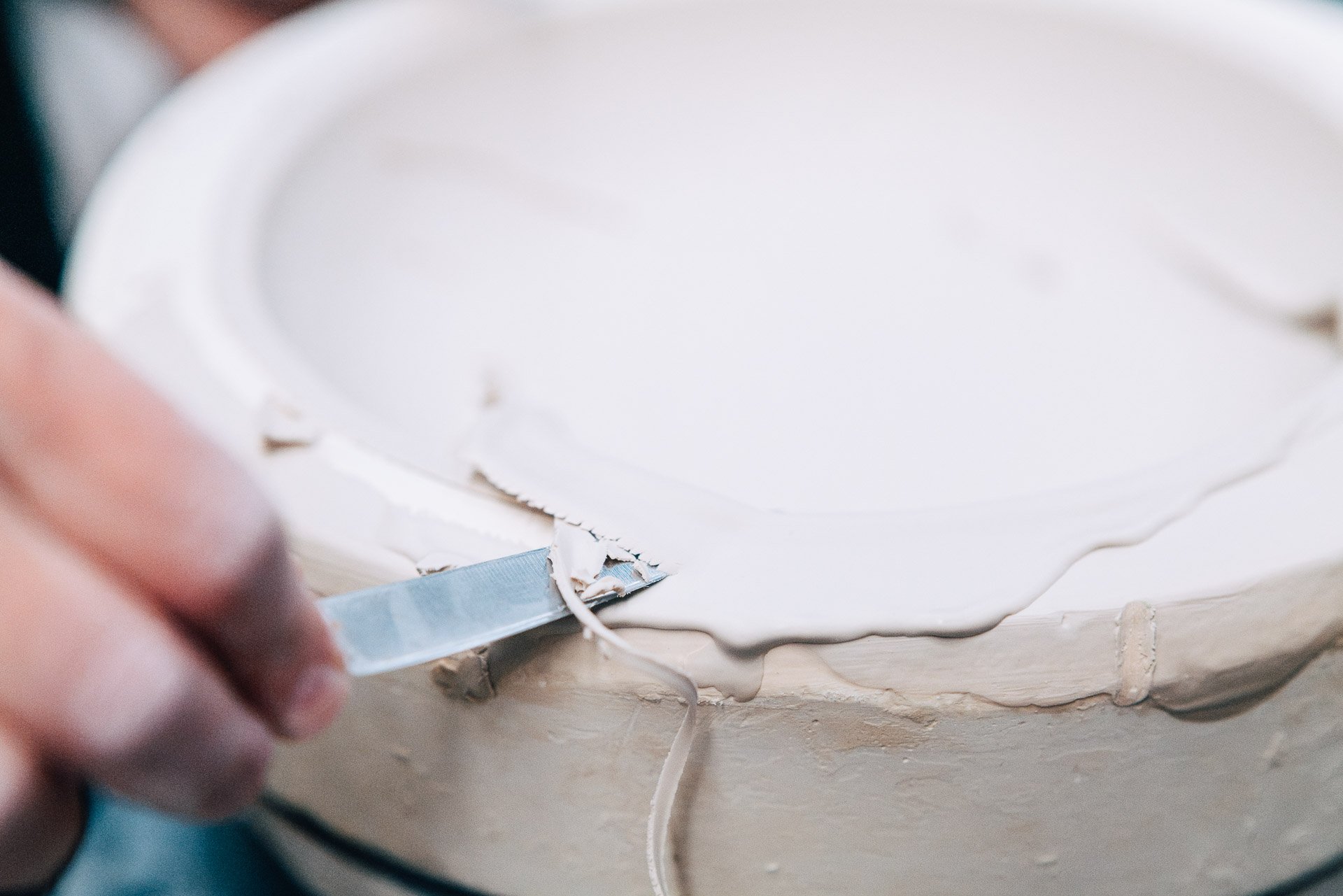 louise-martiensen-documentary-photography-flore-vallery-radot-trimming-porcelain.jpg