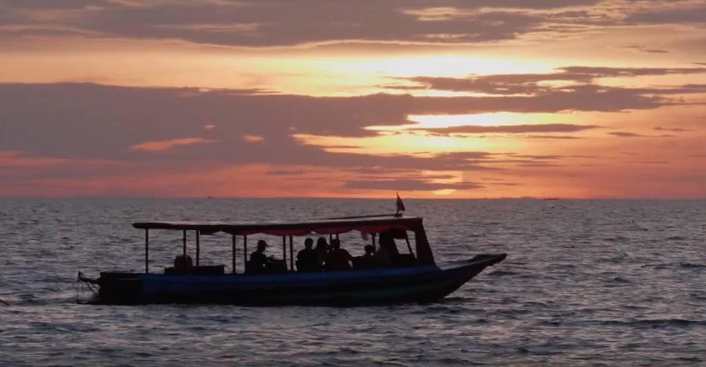 Beautiful people and architecture in Siem Reap, Cambodia