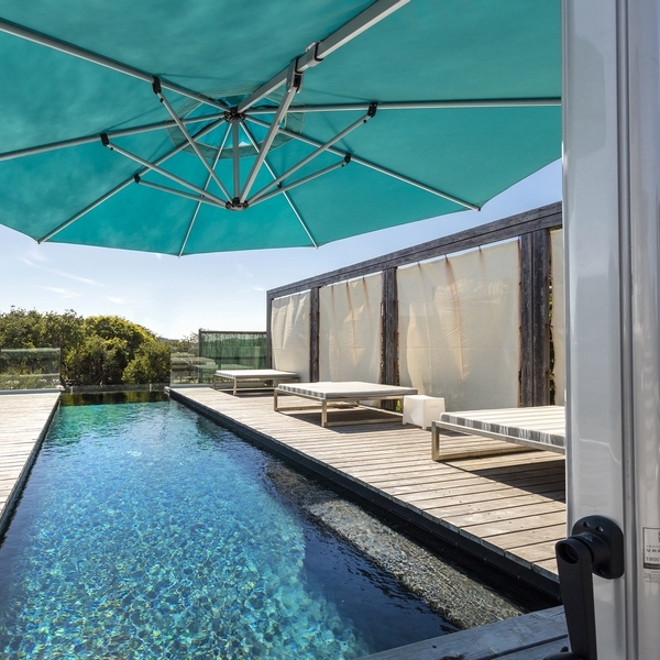 4m-Oct-Eclipse-Cantilever-Umbrella-in-Turquoise.jpg