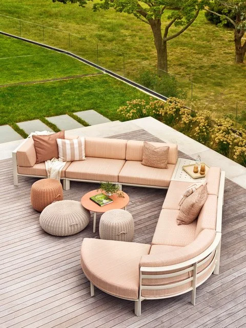ParkwayModular_SectionalAndPoufs_01_SagHarbor.jpeg