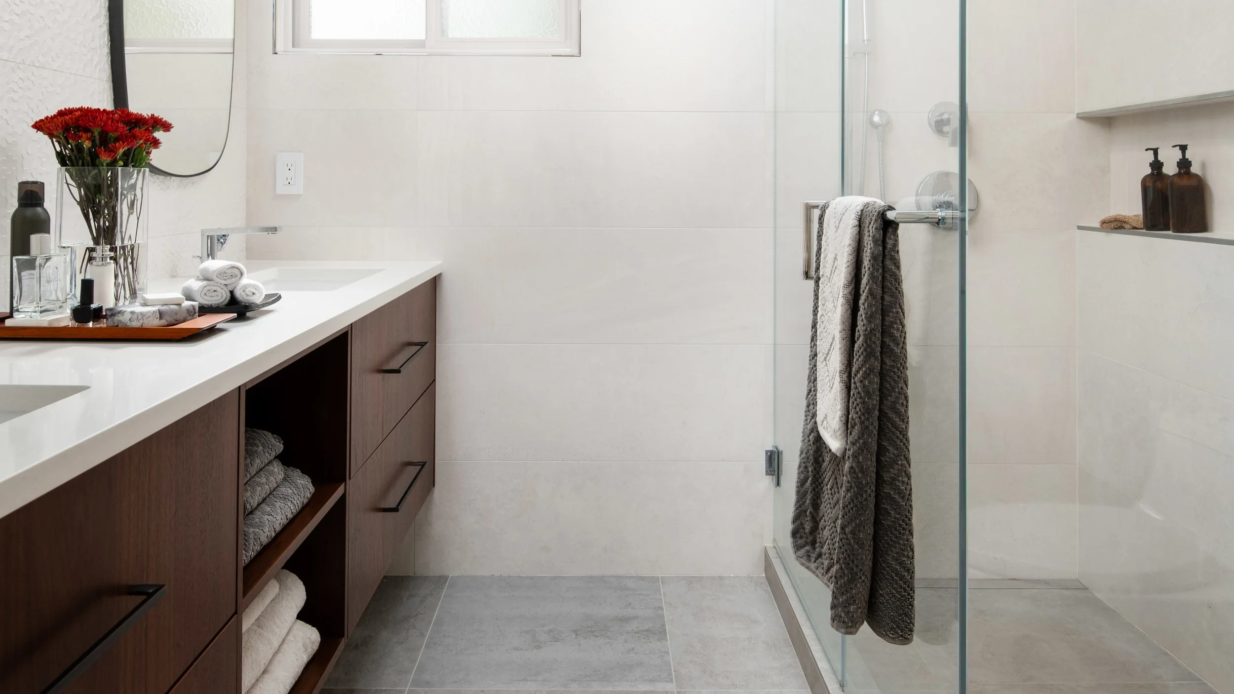 modern master bathroom design