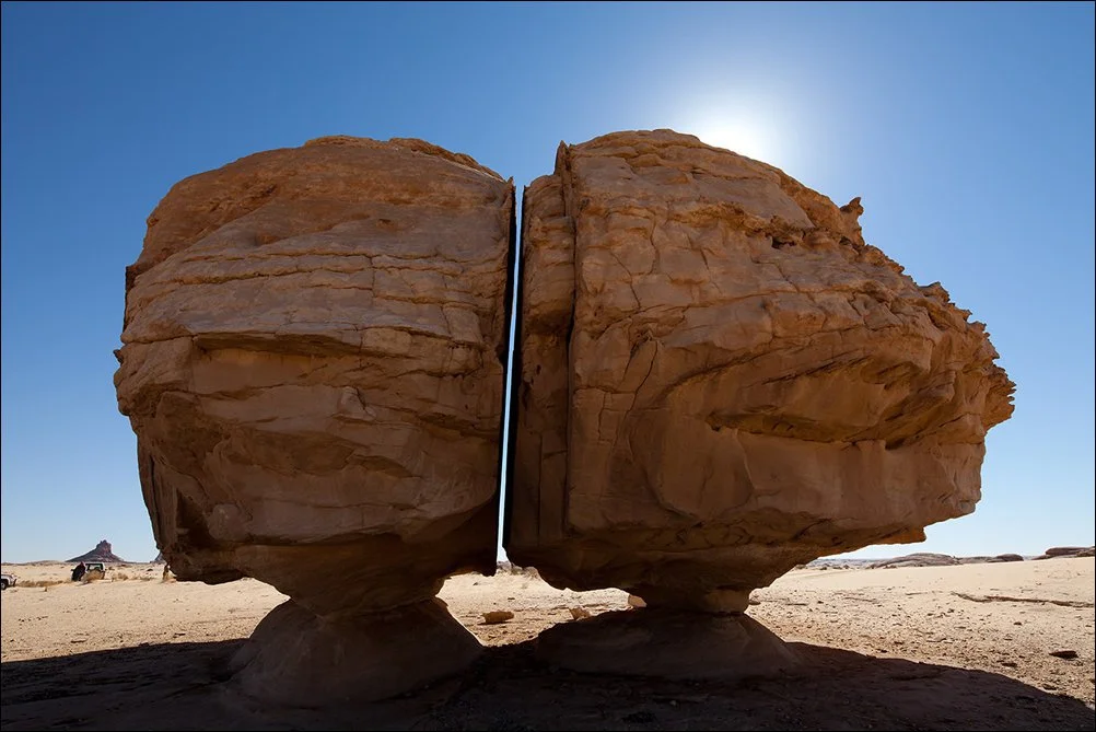 Al-Naslaa-Rock-Formation1.jpg