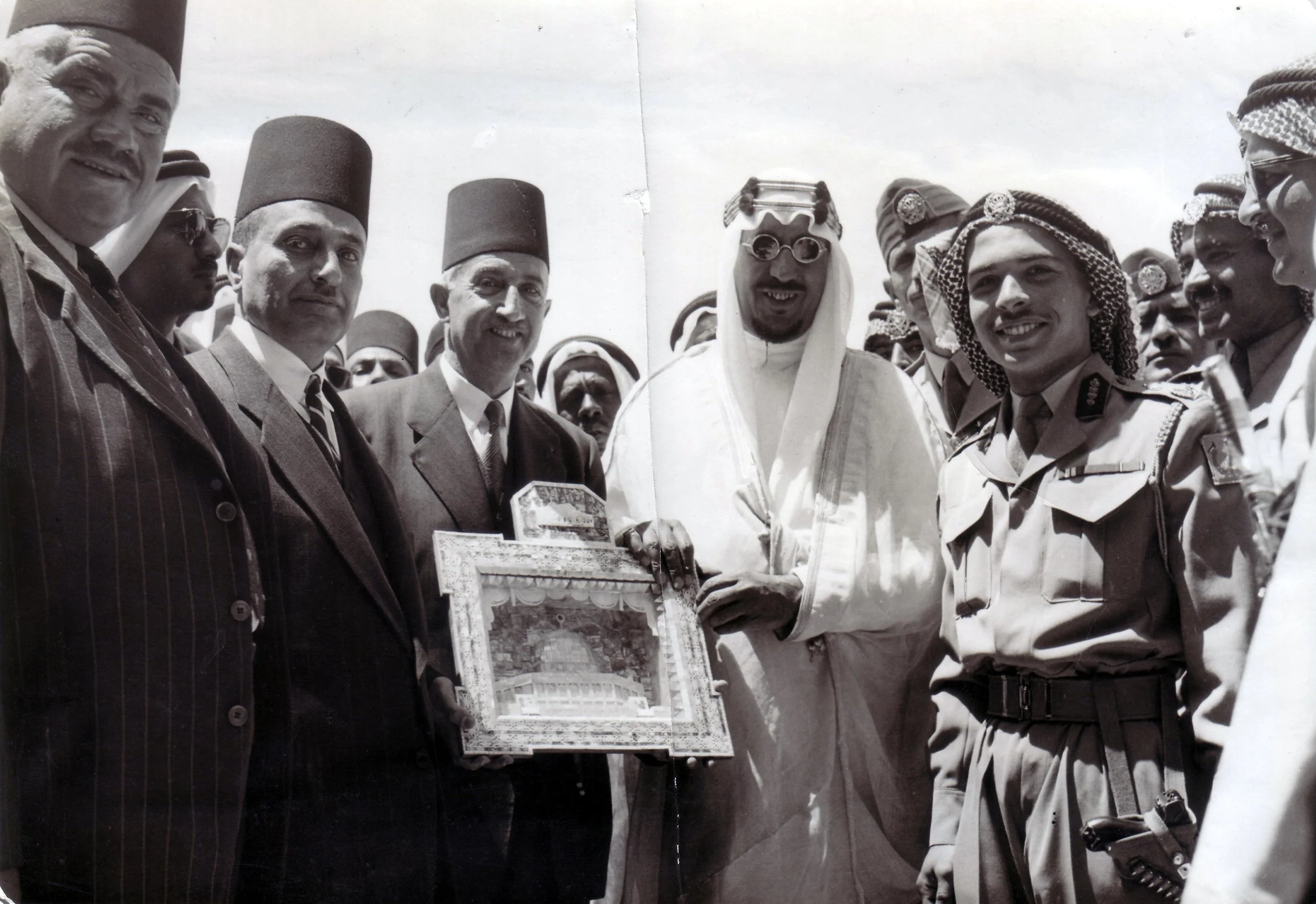 Royal_visit_of_King_Saud_bin_AbdulAziz_&_King_Hussain_of_Jordan_to_the_Holy_City_of_Jerusalem_in_1953.jpg