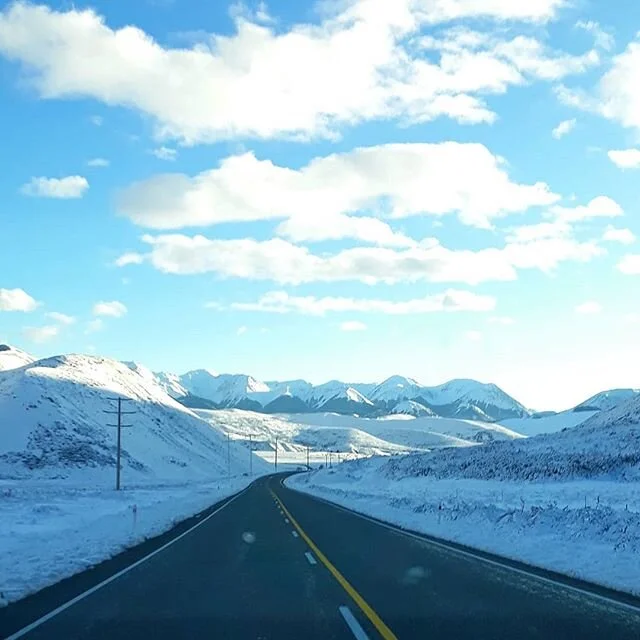 New Zealand winter isn't too far away, looking forward to more views like this soon!! Who knows the first closest ski area to this exact spot? And for 1000 bonus points how many ski feilds are in this photo?