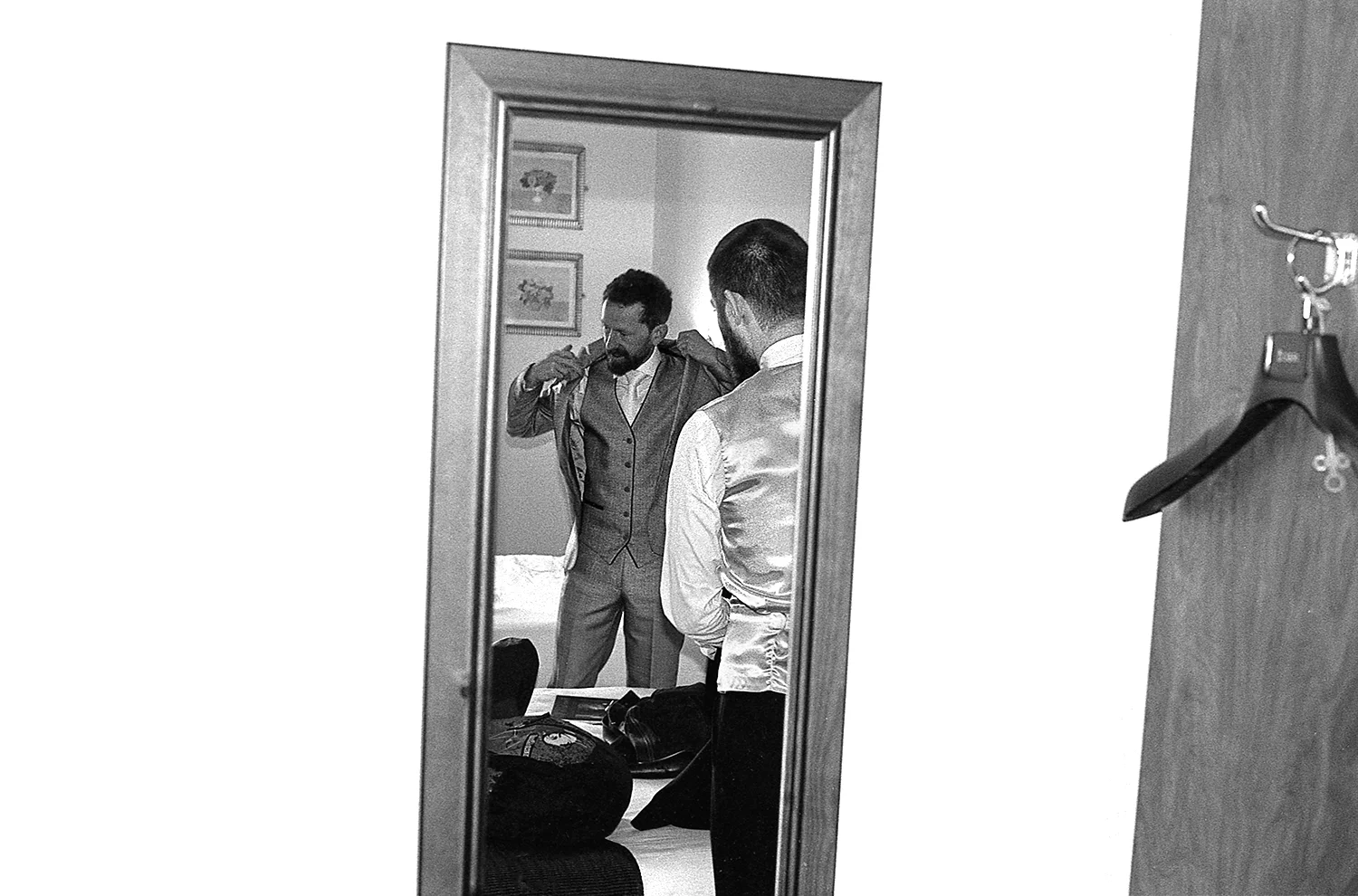 groom-wedding-mirror.jpg