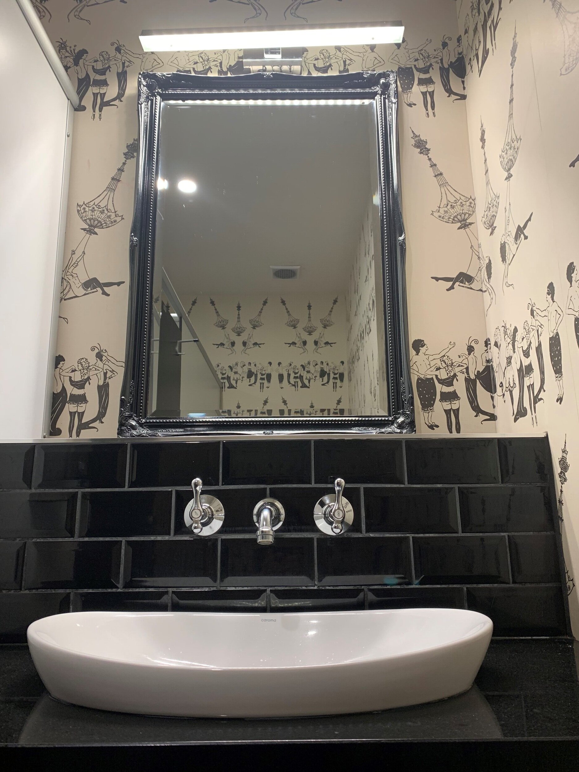 Cally+Hotel+Warrnambool+-+Bathroom+Design.jpg