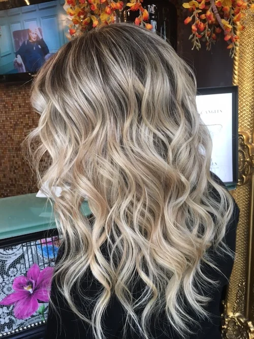 Balayage & Beach-waves by Sorina
