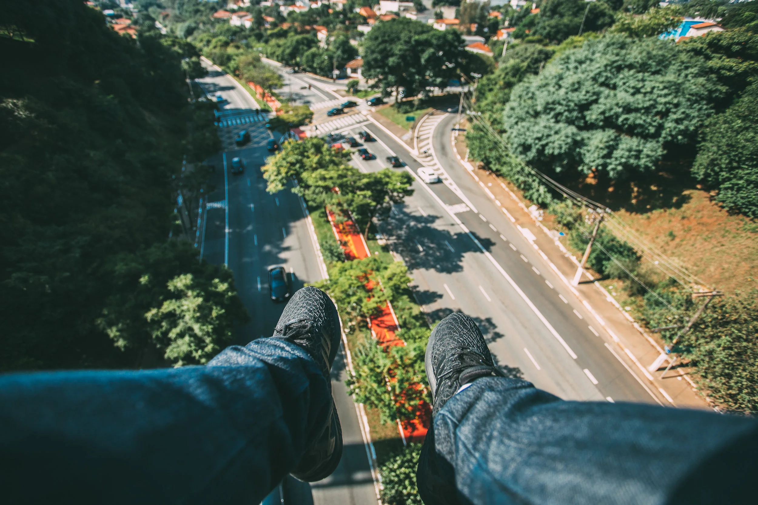 Imagem integrando a vida urbana com a natureza