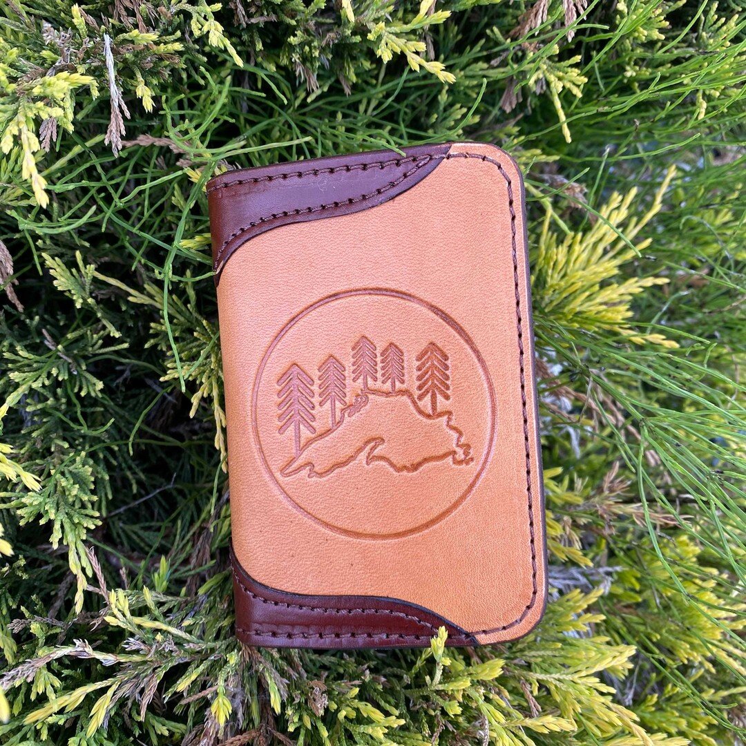 We're so excited by these beautiful handmade leather wallets from @cashman_custom_leather. Functional, stylish, classic, these will last you a lifetime!