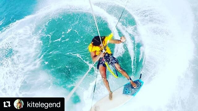 Flash back .... #Repost @kitelegend (@get_repost)
・・・
ENDLESS SUMMER 🌴🌴 #summertime #drishti⛵ #kiteboardingschool #yogaretreat  #puertoplatakitesurfing #kitesurftrip #oceanlover #positivevibes #yogaforkitesurf #kitesurflifestyle @cabrinhakites @yog