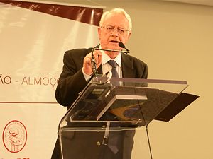 Ministro Velloso afirmou que não sobra tempo para STF julgar grandes temas. 