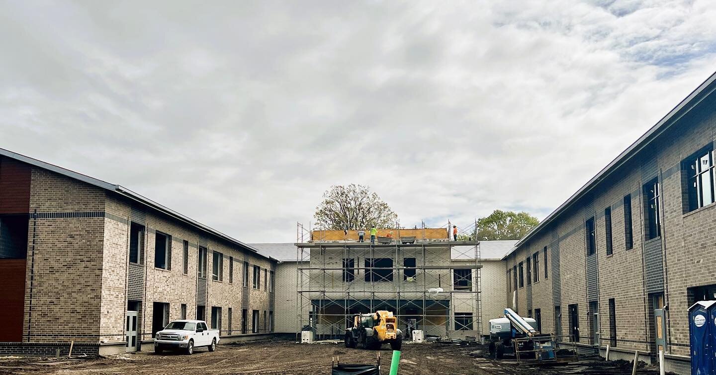 Check out the latest views from the construction of the new Robert Smalls Leadership Academy in Beaufort, SC for Beaufort County School District.
.
.
.
#JEDunn #Brownstone #bstonegroup #TeamBrownstone #beaufortsc #BCSD #underconstruction #CM #k12