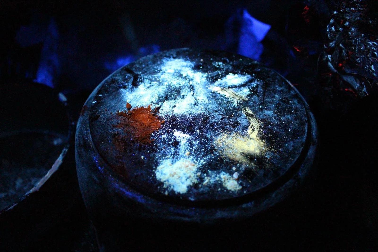 Secrets of the Ancient Art of Oil Varnish and Colouring