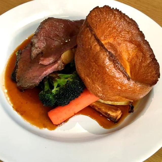 When was the last time you treated yourself to a Sunday Lunch out? Here we have our amazing roast sirloin of Woburn beef, with Yorkshire, duck fat roast potatoes, seasonal vegetables and pan gravy. We still have some tables available this weekend, pl