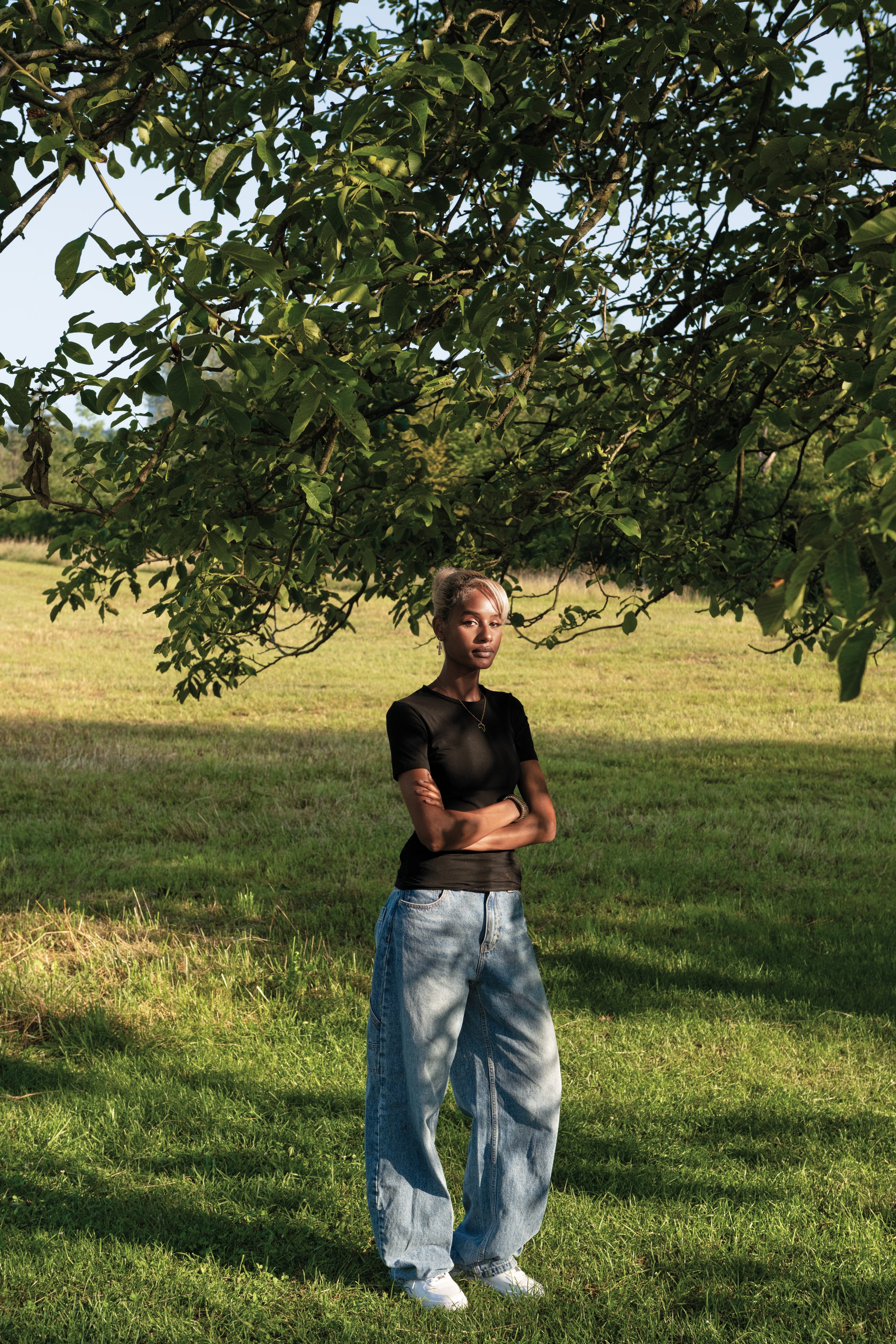 AMY_UNTER_BAUM 6.jpg