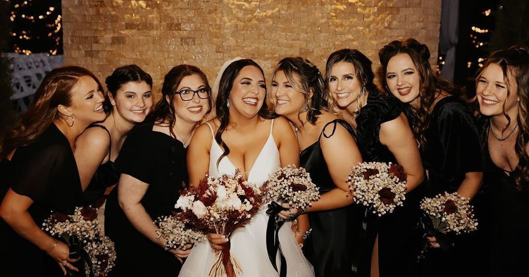 Dare to be different. Your wedding, your rules. Let's create a celebration that reflects the essence of your love story. 😍 👟 
‼️ We are currently running huge specials and discounts! 🎉 
Call or email to schedule a tour now!
(405) 603-7673
info@ros