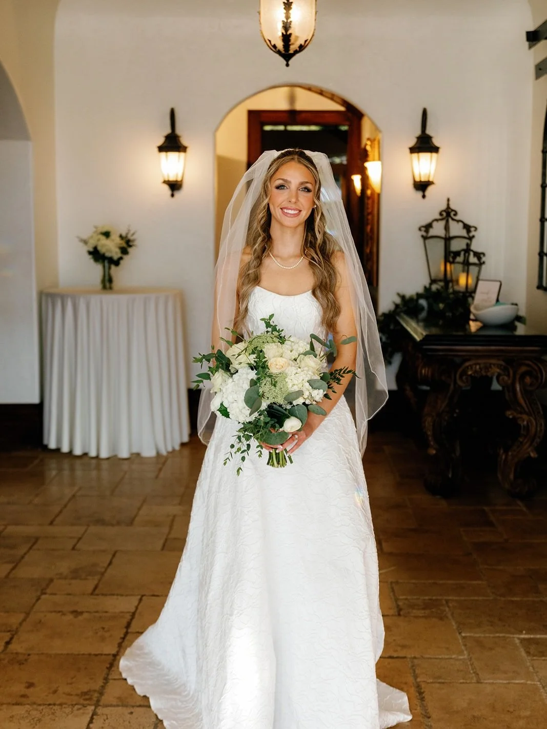 Every detail felt intentional, and Baylee made it effortless.

Rose Briar in January was the perfect setting for such an elegant, timeless bride.❤️

Venue: @rosebriarplace
Coordinator: Micah @rosebriarplace
Photography: @bridget.blood.photo.vid
Cakes