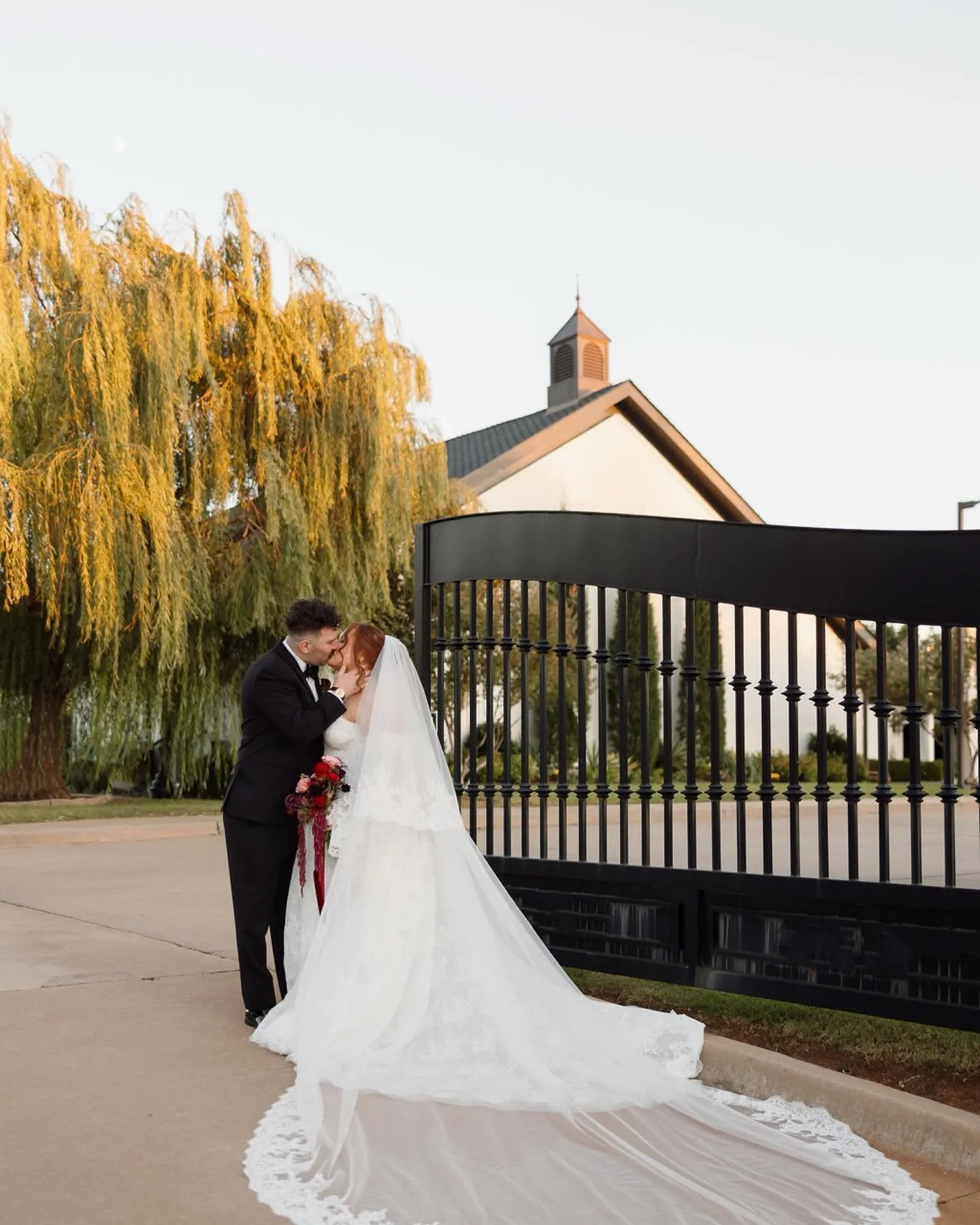 Classy and romantic. Just the way a wedding should feel.

At Rose Briar, every celebration begins with a vision and unfolds into something effortlessly beautiful. Our brides arrive with impeccable taste, and together, we shape each detail into a day 