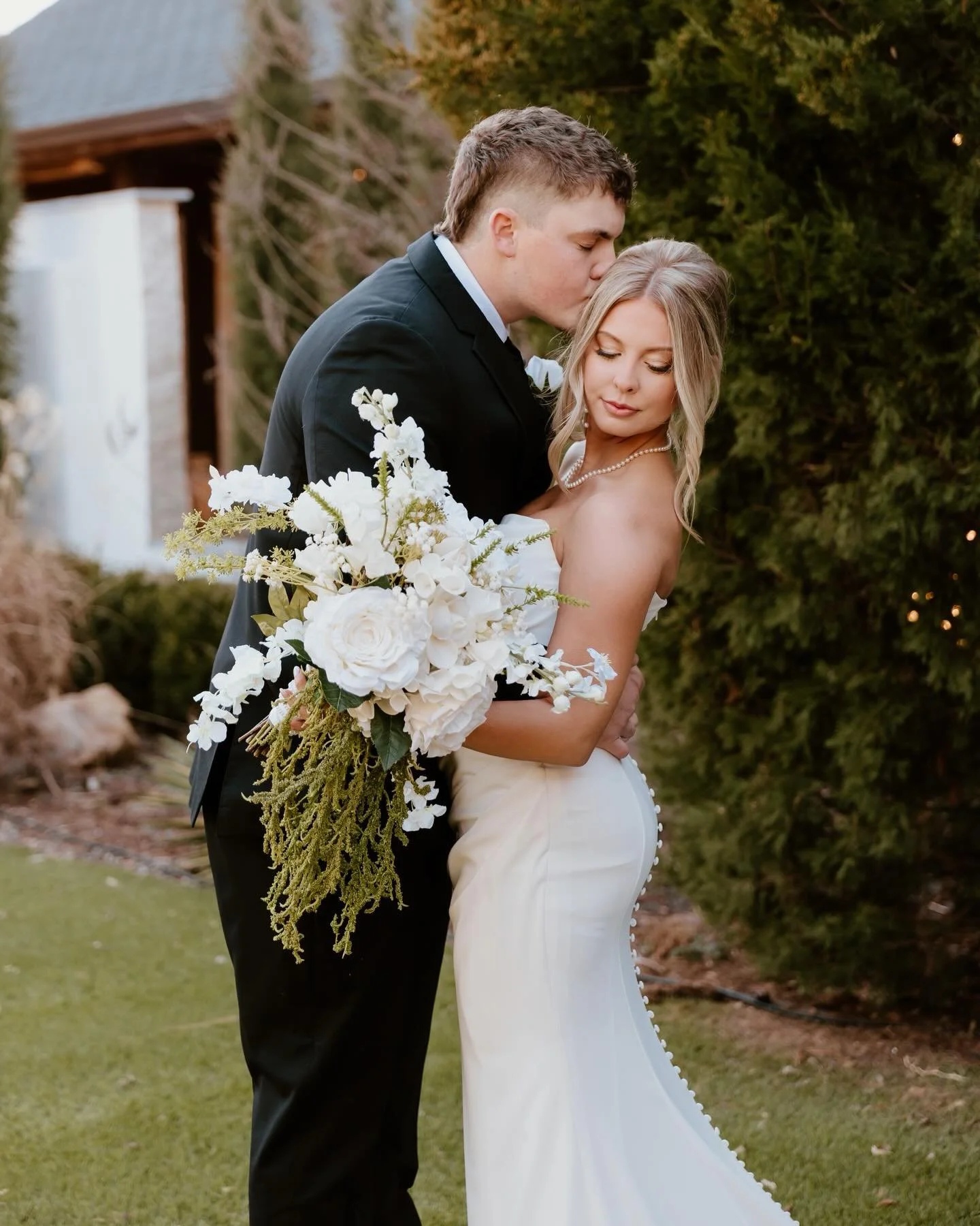 February Formal 🤍

Cassidy and Kage&rsquo;s February wedding felt quietly timeless. A classic black and white palette, soft pearls, and a silhouette that needed nothing extra. Every detail was understated in the most intentional way.

Elegant, refin