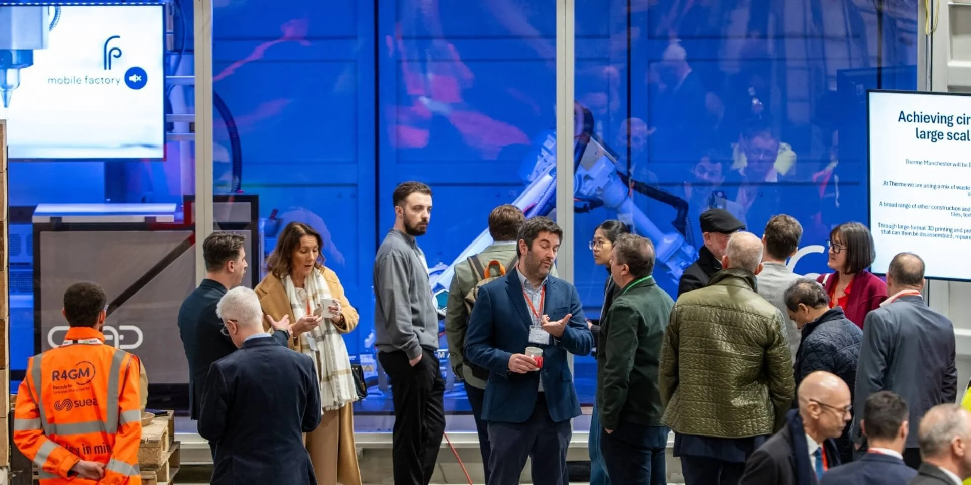 crowd-networking-mobile-factory.jpg