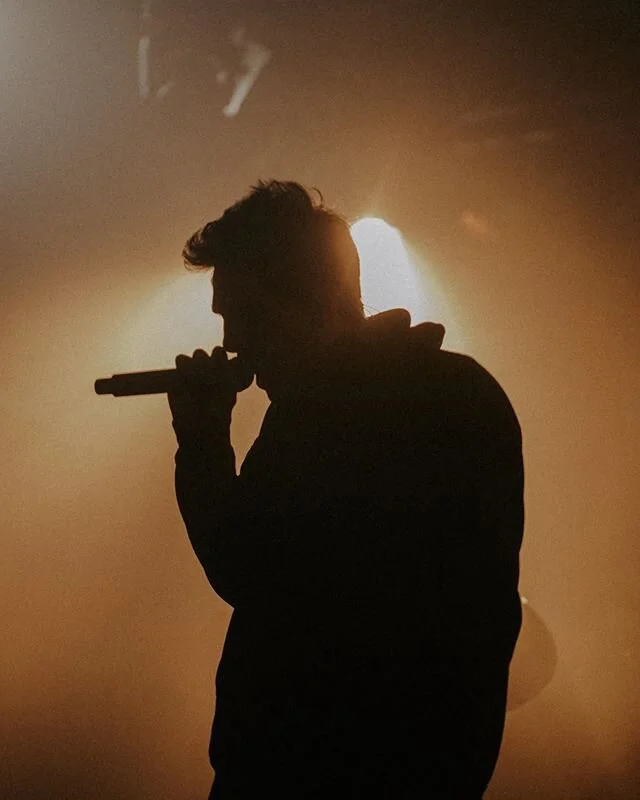 ⠀
...I miss concerts so much! 🖤⠀
⠀
w/ @nico.laska 🍂⠀
⠀
__________________________________________________⠀
⠀
#exploremore #lookslikefilm #pulsefilm #kebapresets #vscofilm #moodyports #filmpalette #theportraitpr0ject #bleachmyfilm #quietthechaos #gr