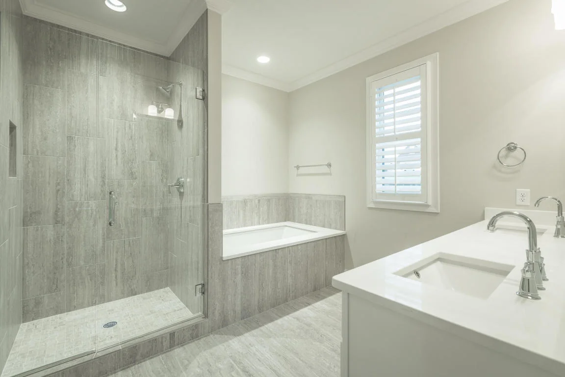 7892-eden-ct-bath.jpg