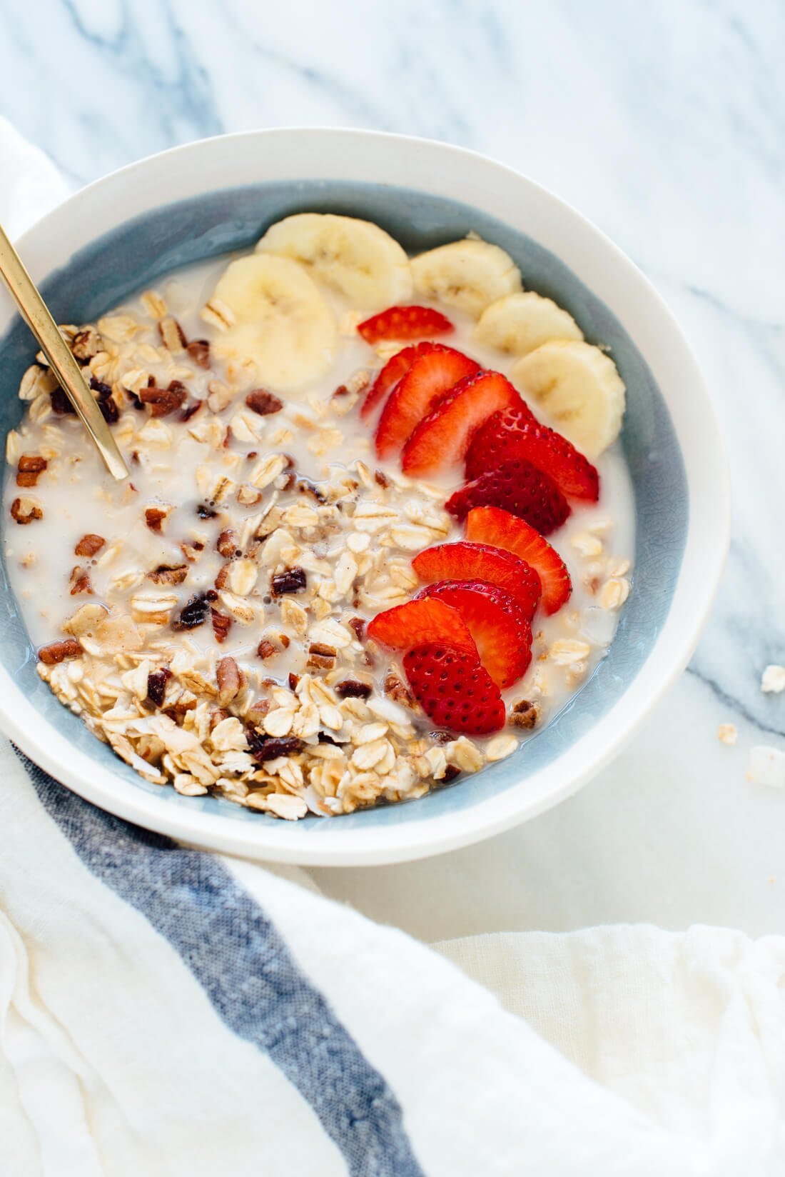 Muesli almond milk and banana — Tristar Athletes