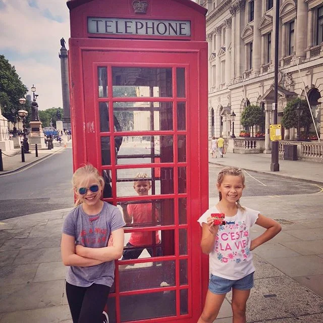 We can&rsquo;t seem to shake the creepy guy behind us, but we&rsquo;re loving London and I&rsquo;m taking lots of notes! Excited to share stories with you when I finally sit down and write my blog about this awesome city!

#kidblogger #travel #travel
