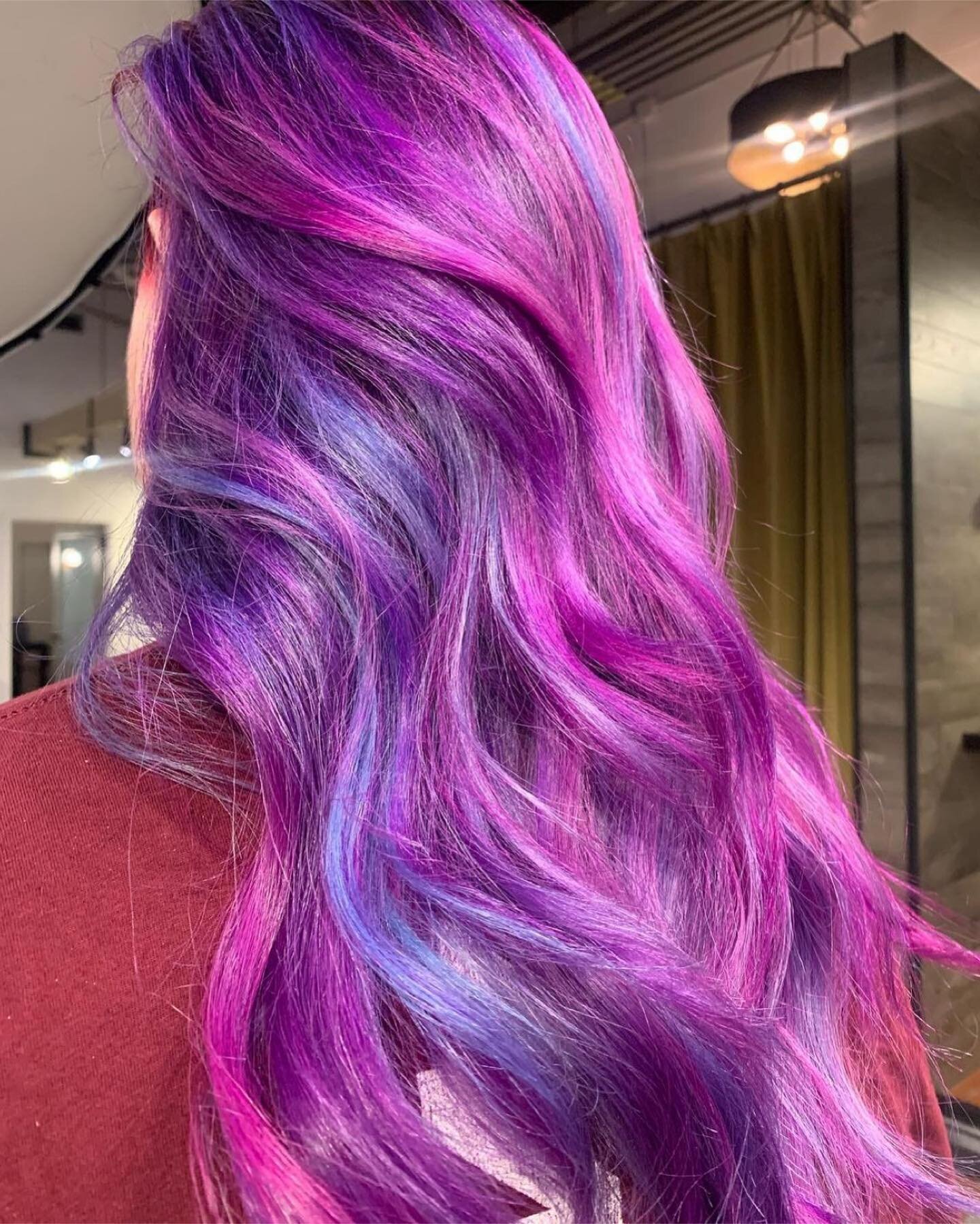 Repost from @ebhair_
&bull;
feeling purple 🫧🧚&zwj;♂️

#vividstrong #vividhaircolor #vividhair #vividhairatl #salonvagabond