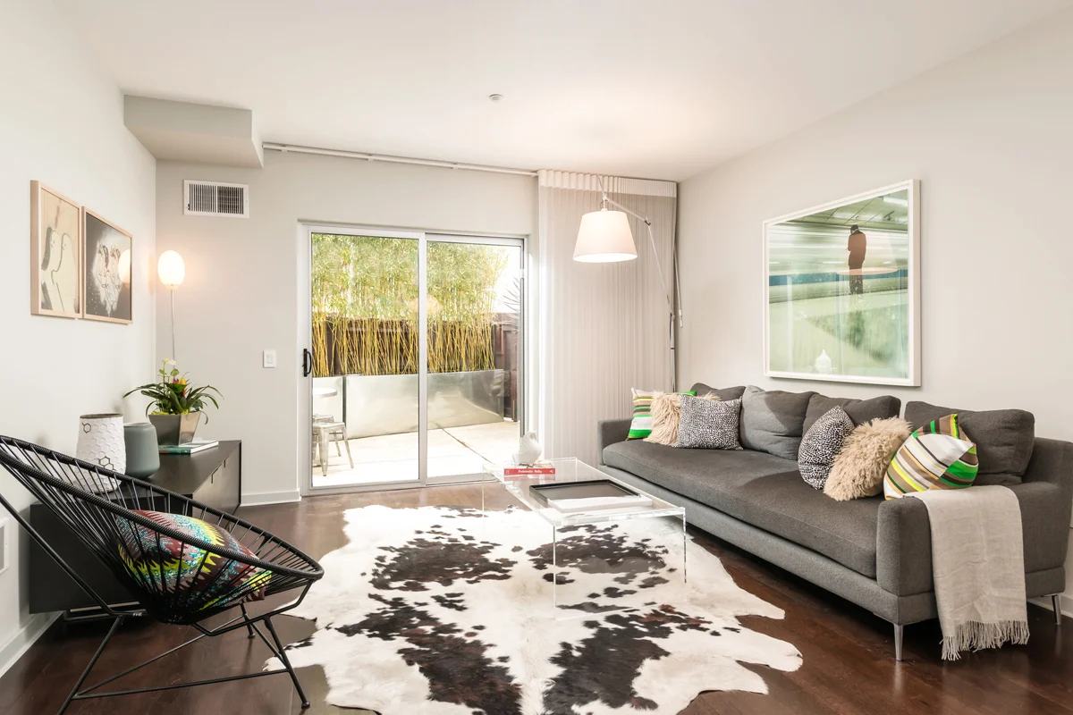 dr pine living room.jpg