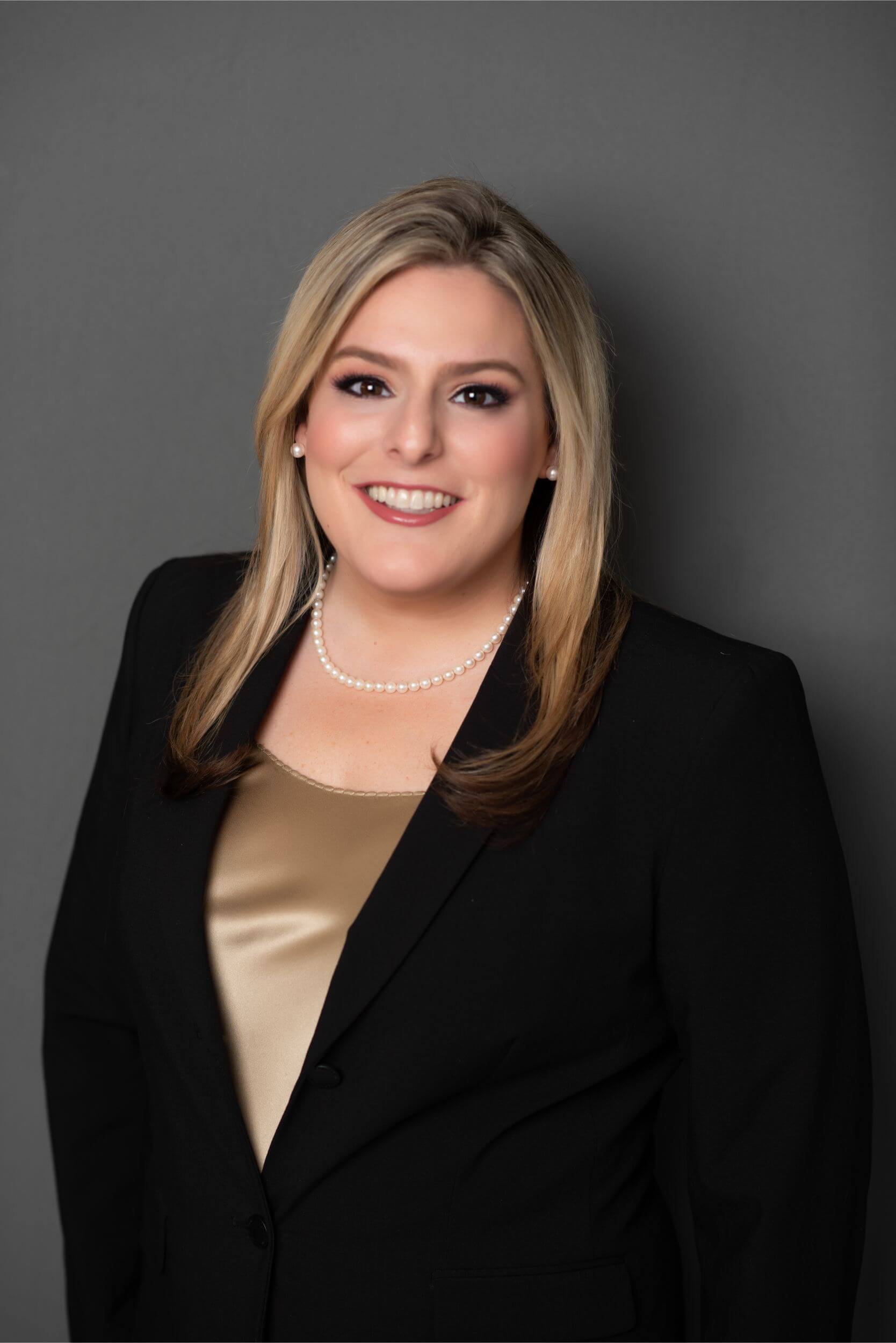 Sara Singer Headshots Branding by Graciela Valdes 2.jpg