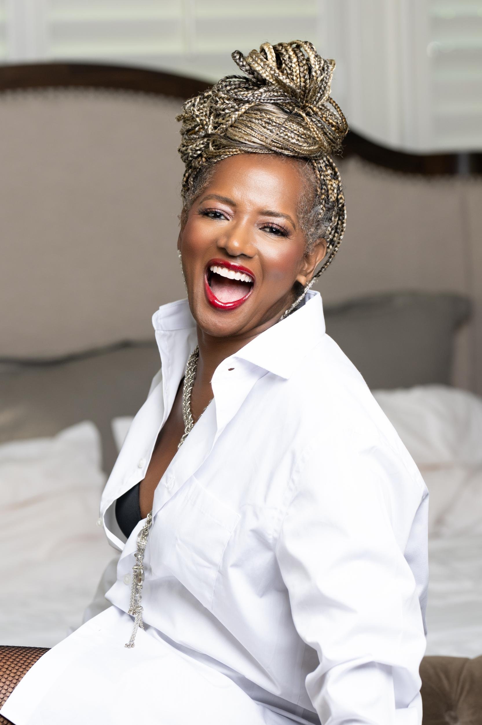 Elegant boudoir by Graciela Laurent 5.jpg