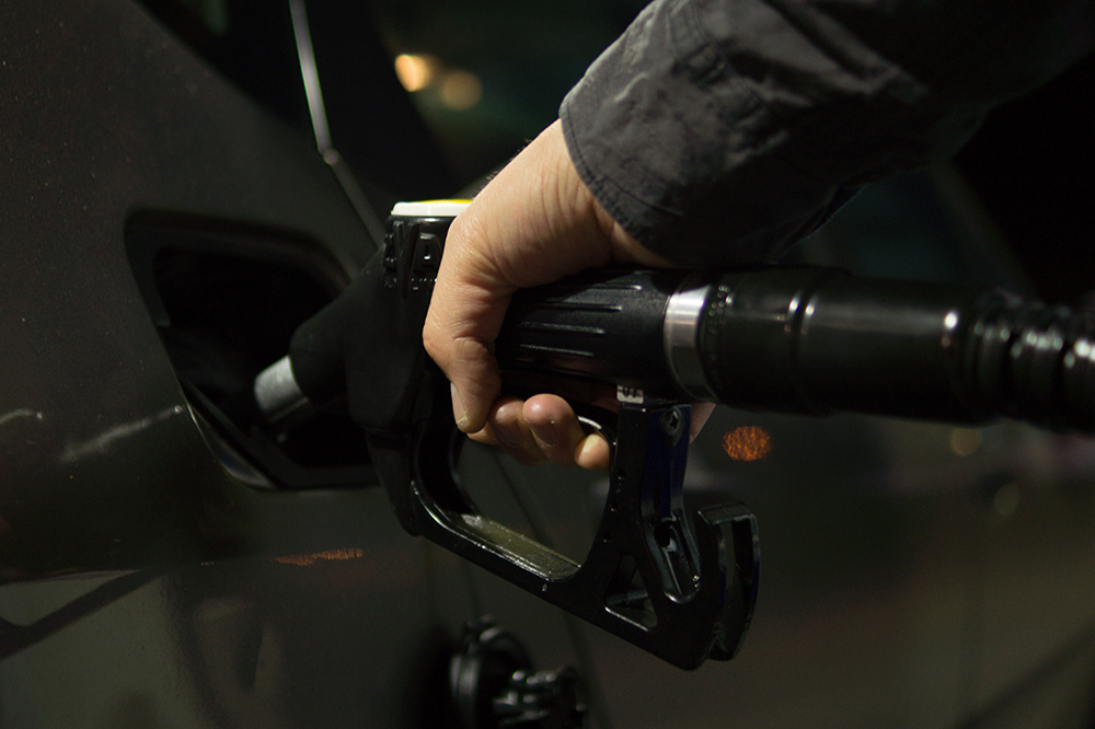 car-filling-station-gas-9796.jpg