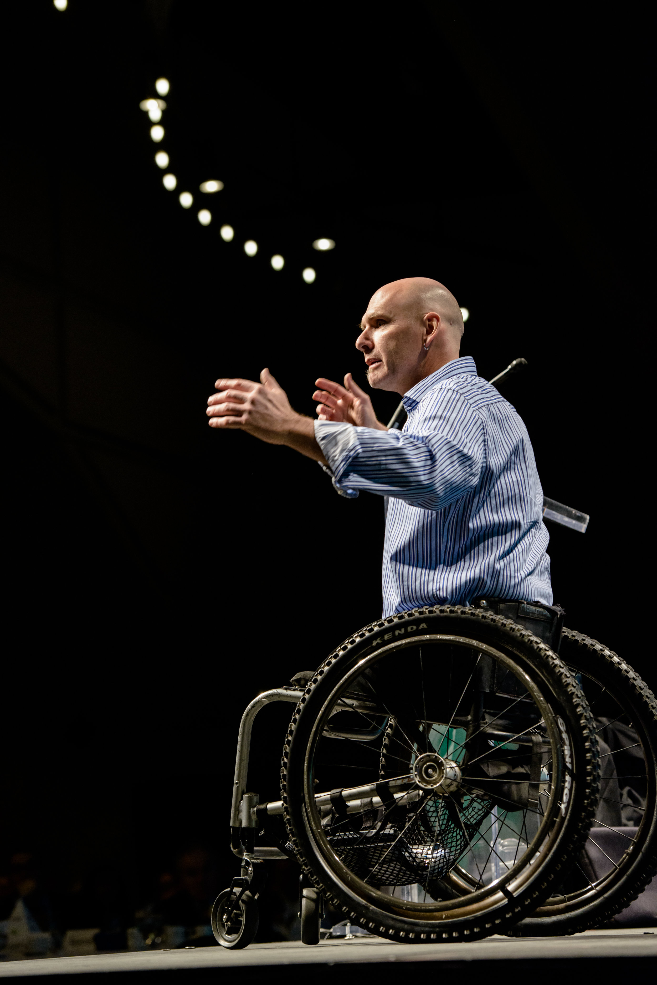 Warren Macdonald is a keynote speaker living in Canmore, Alberta; just outside of Banff National Park.