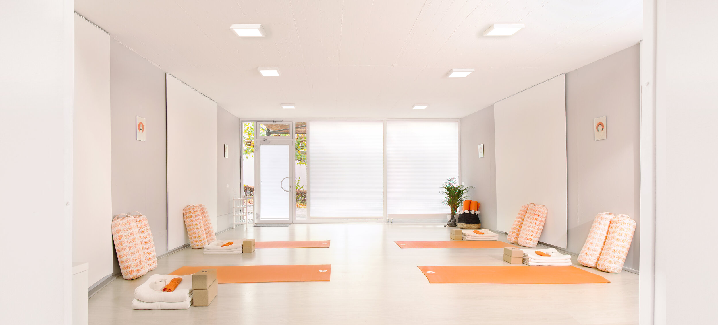 Banner_02_Insight_the_Yoga_studio.jpg