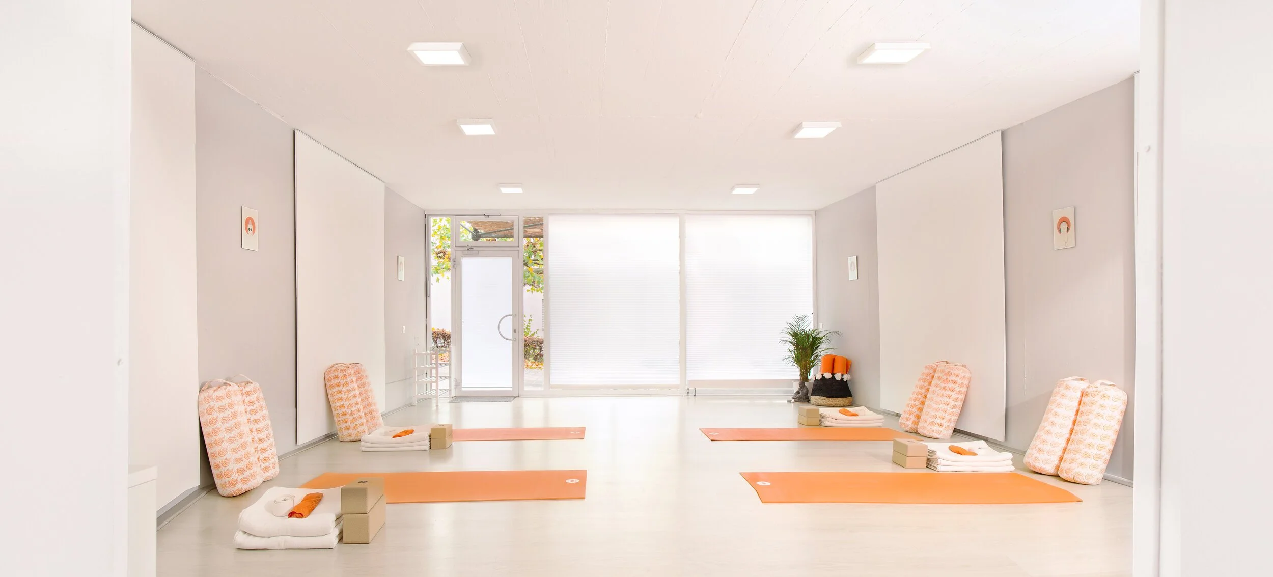 Banner_02_Insight_the_Yoga_studio.jpg