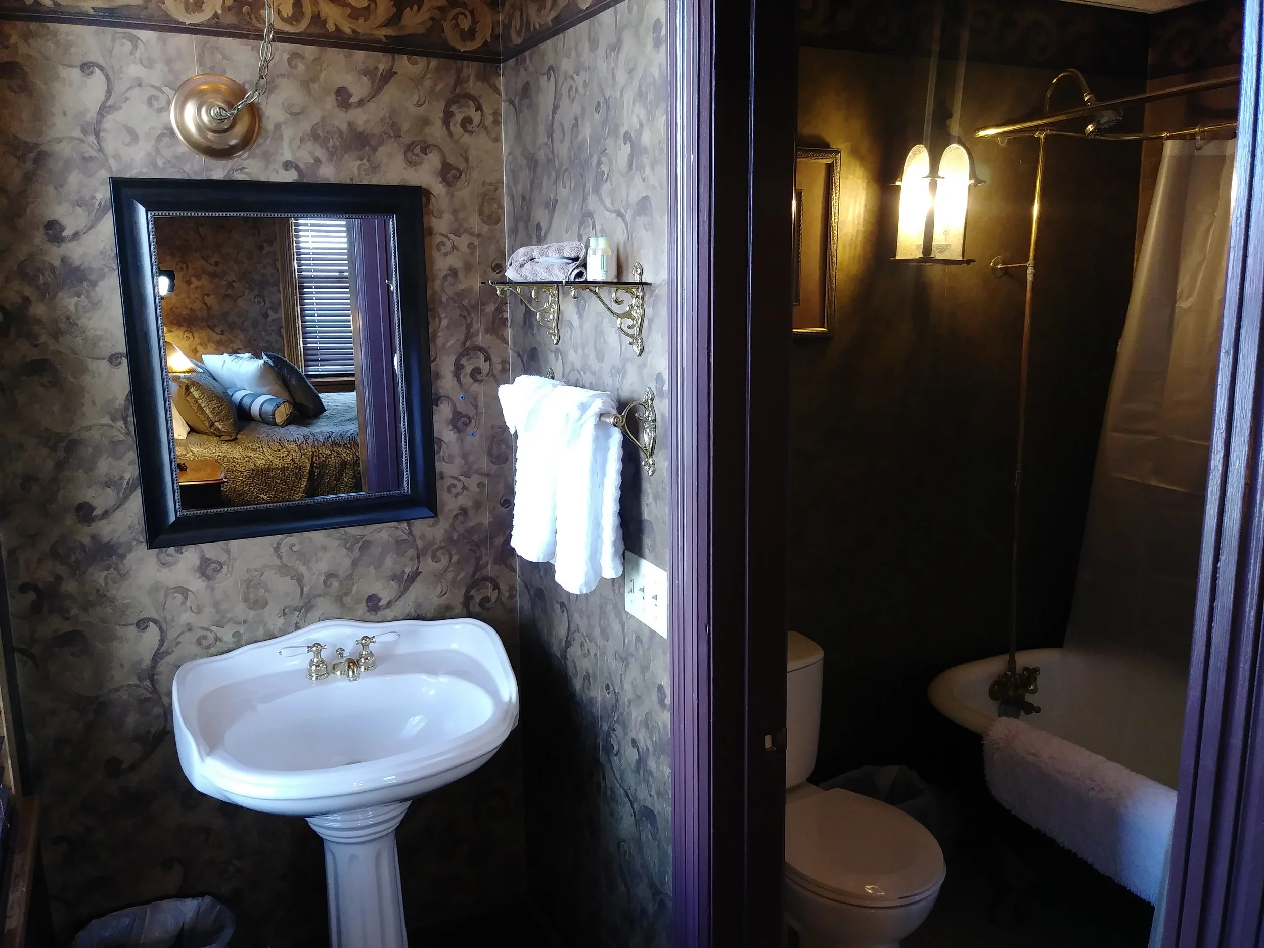 Room 201 11.jpg