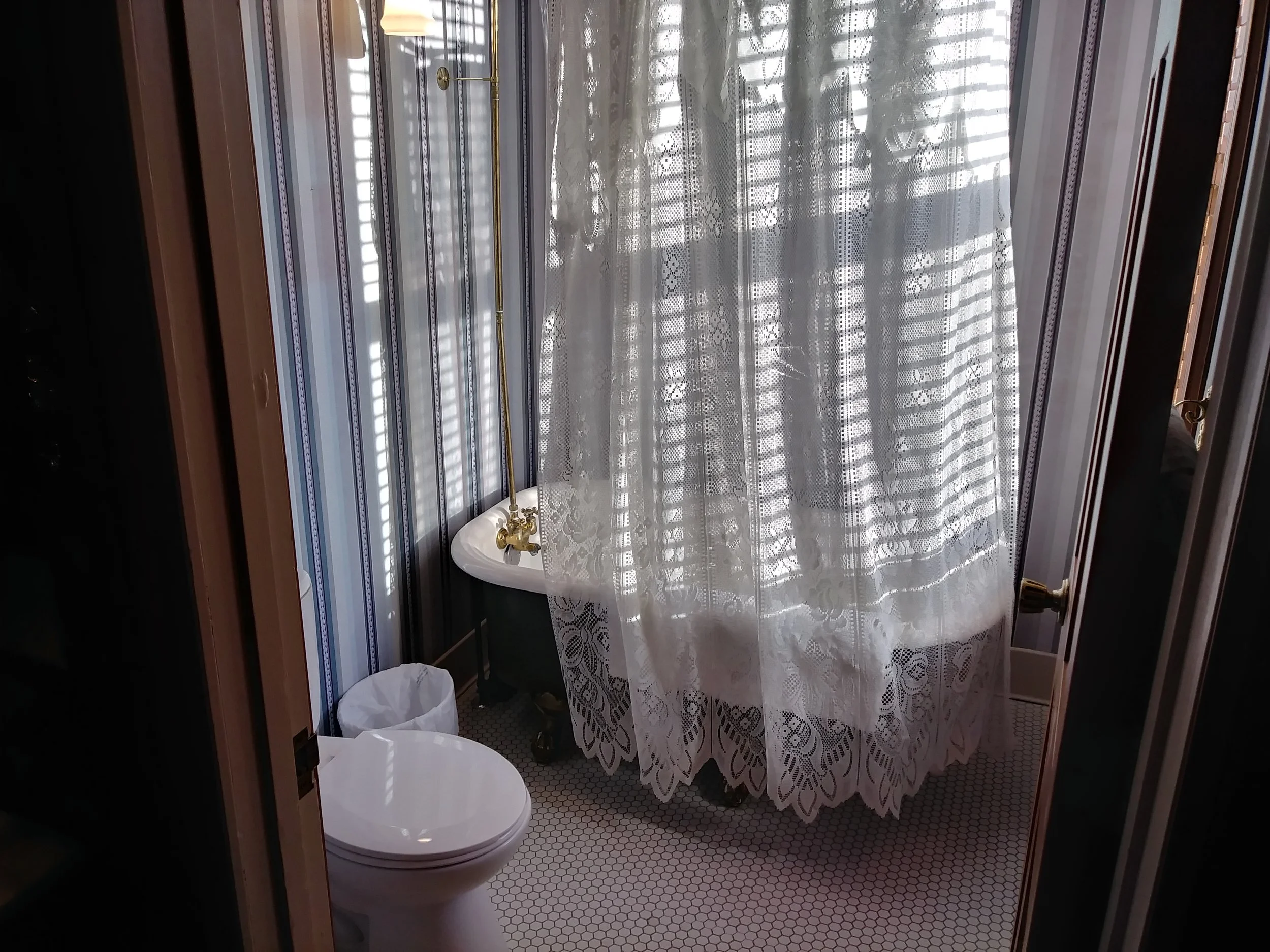 Room 203 21.jpg