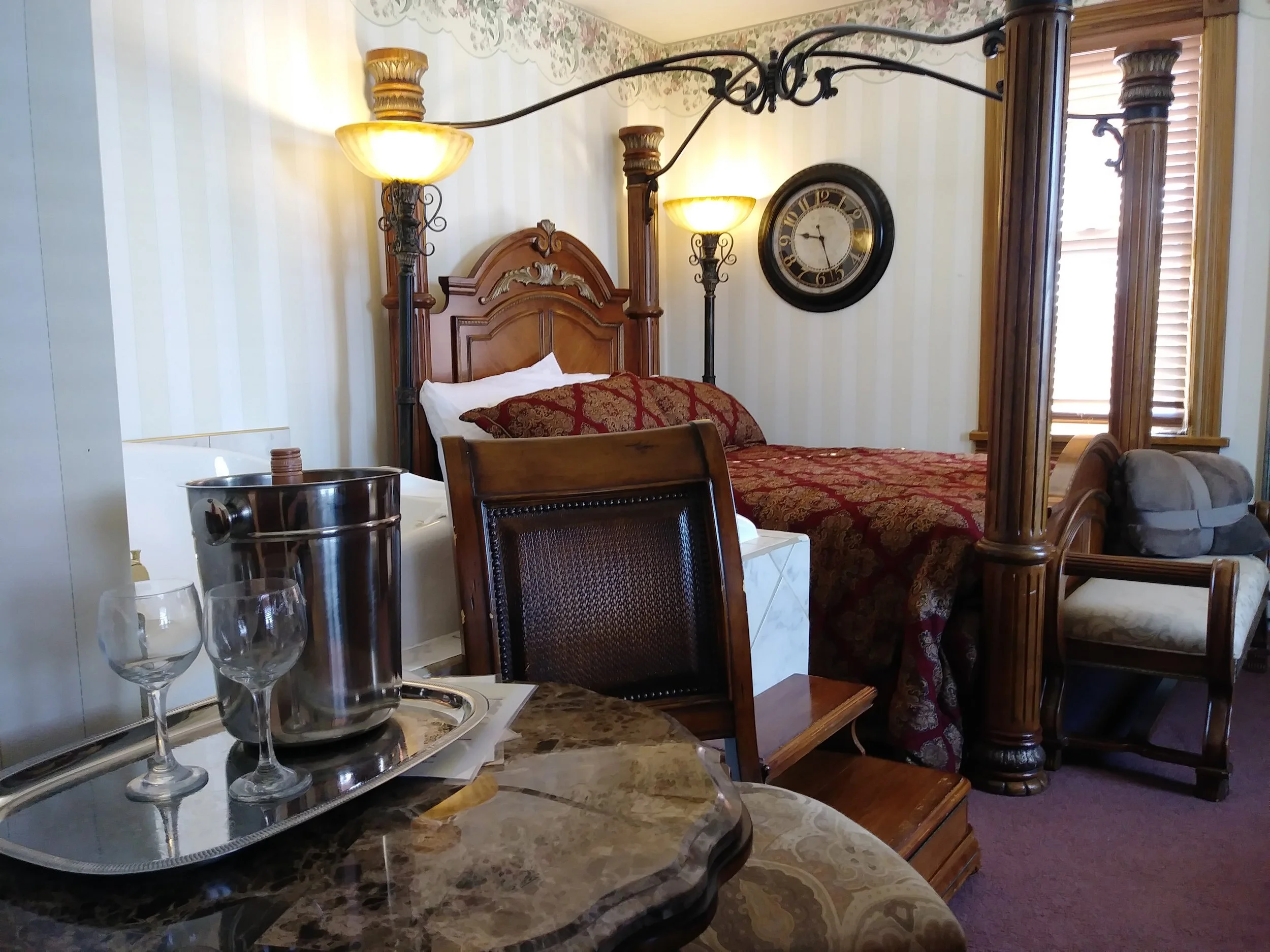 Room 204 04.jpg