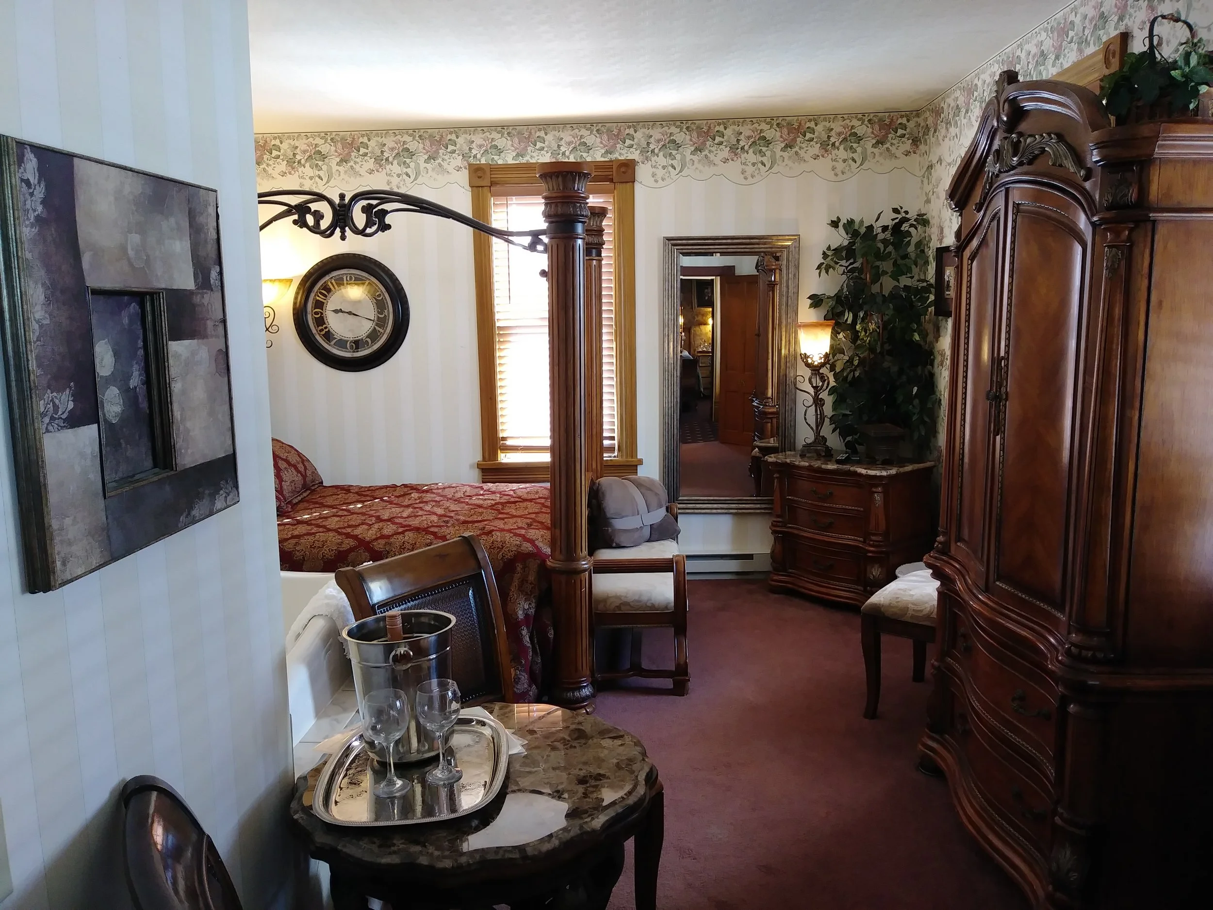Room 204 06.jpg