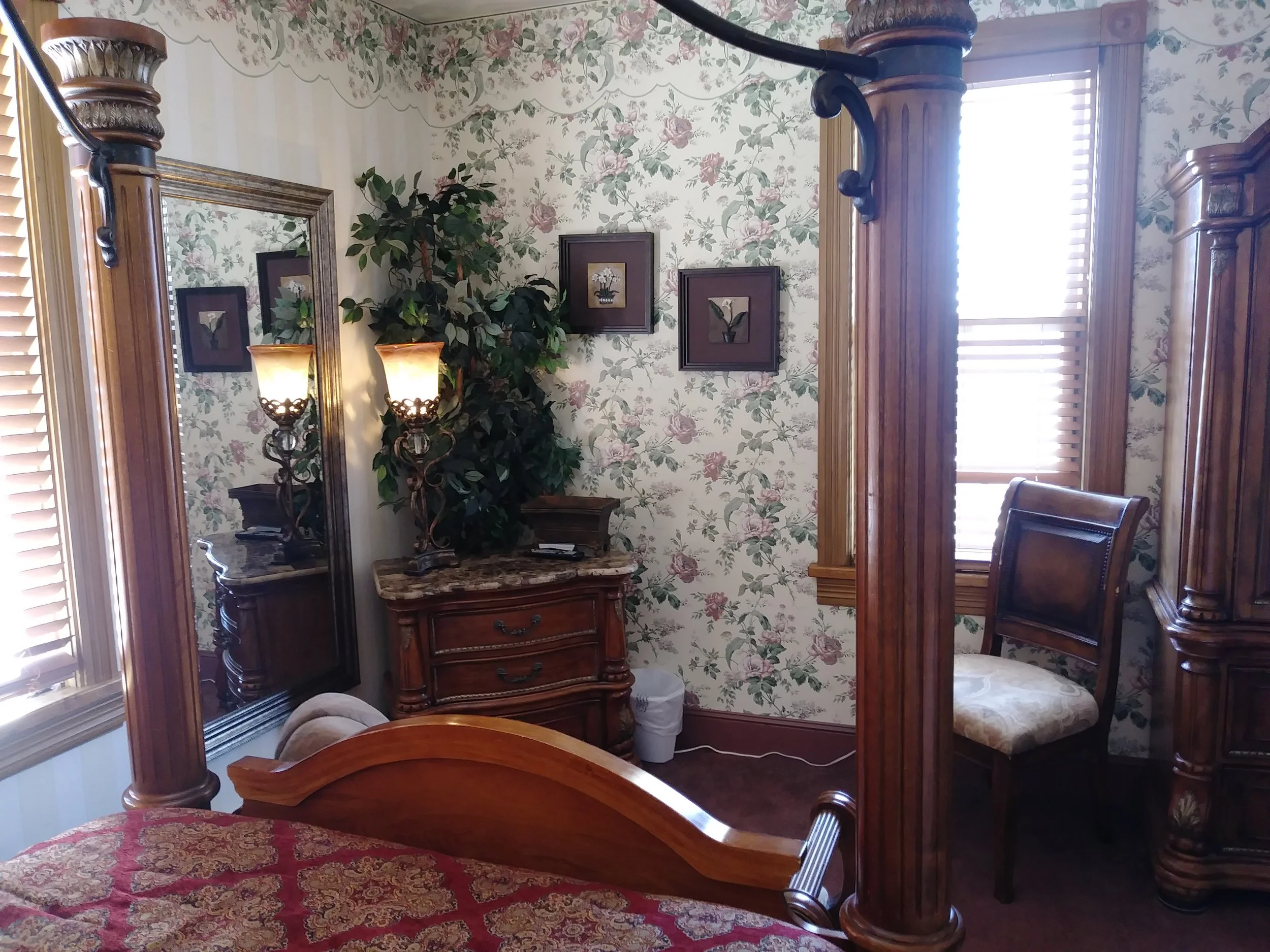 Room 204 13.jpg