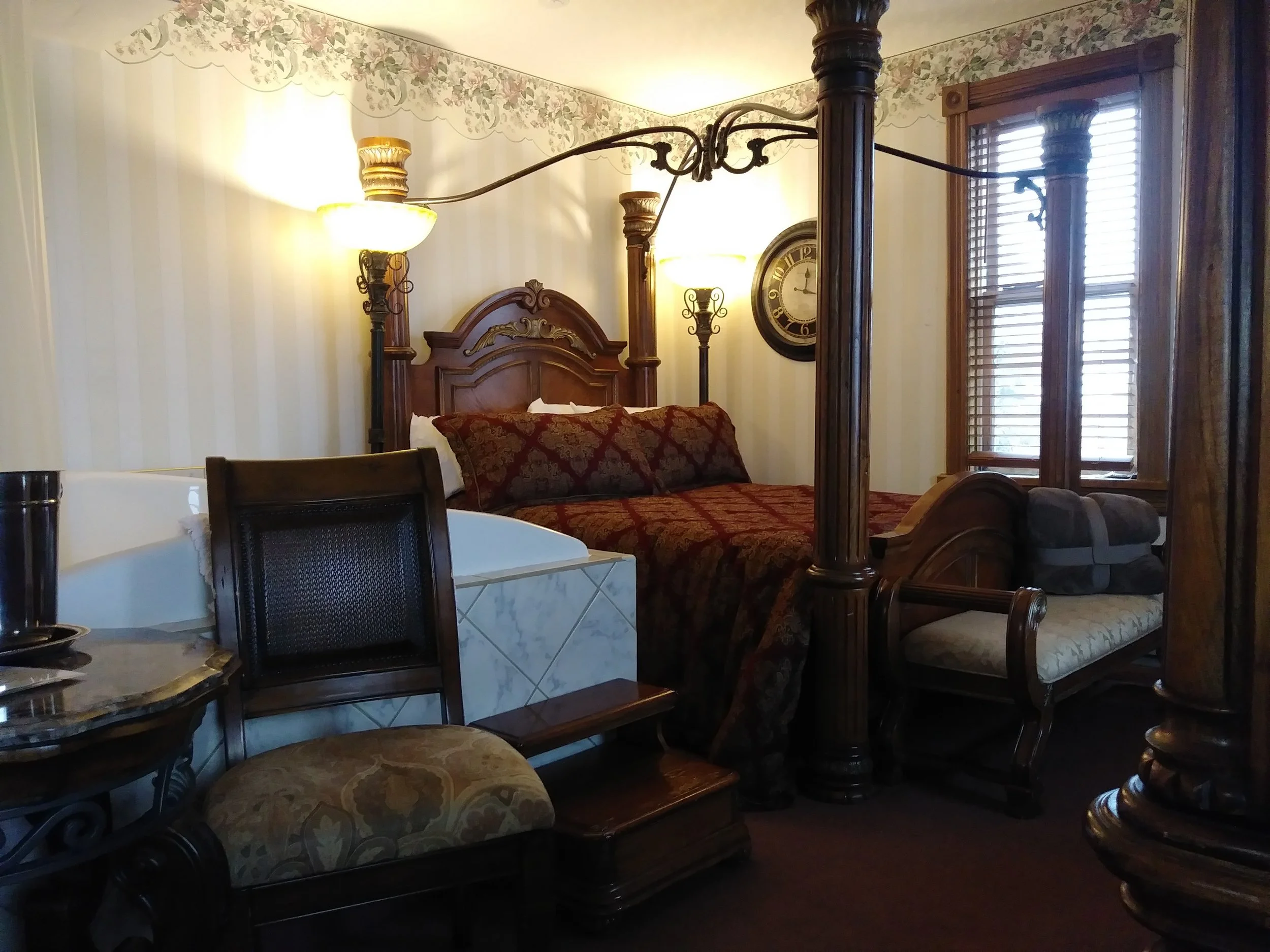 Room 204 14.jpg