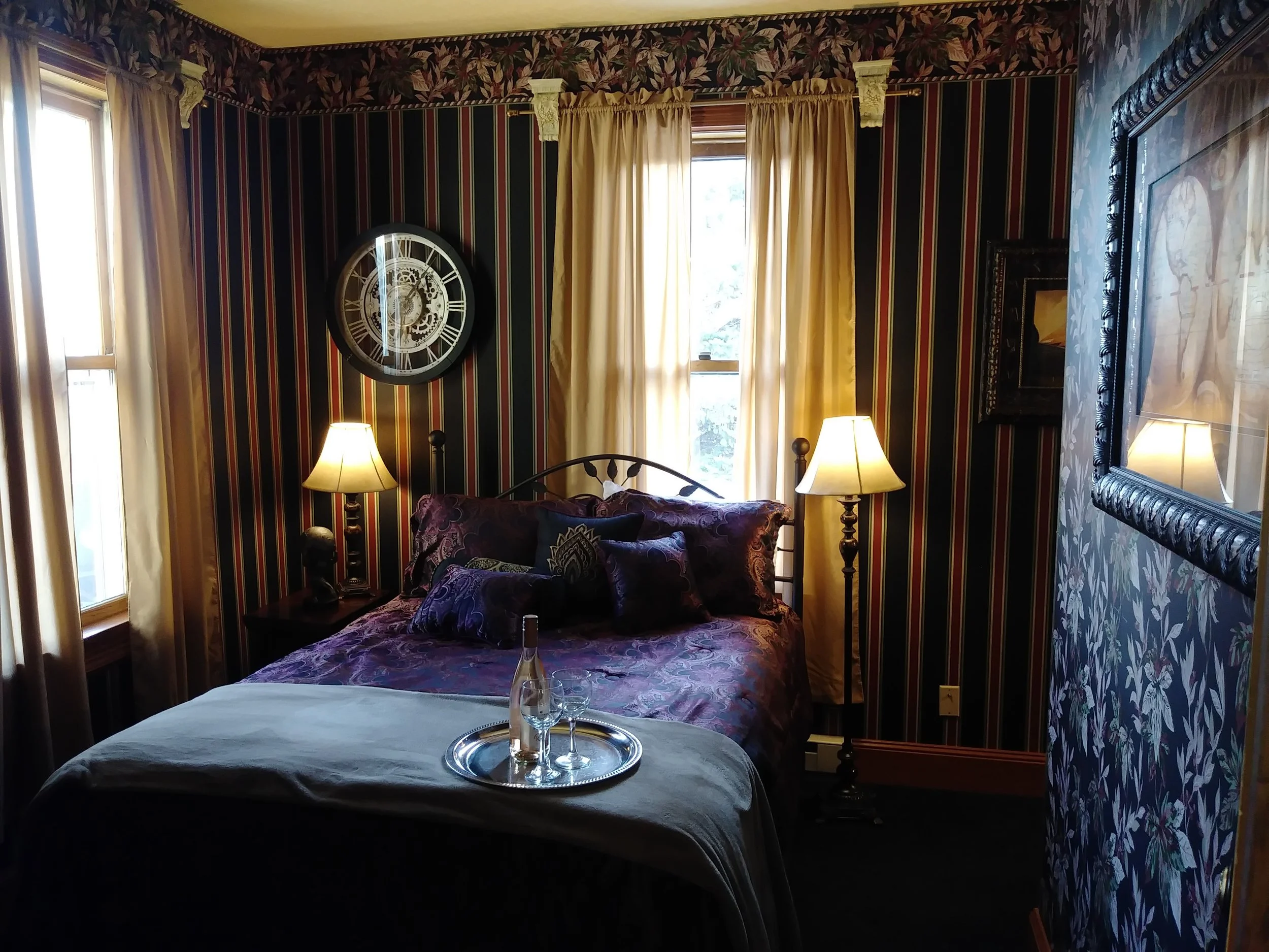 Room 207 07.jpg