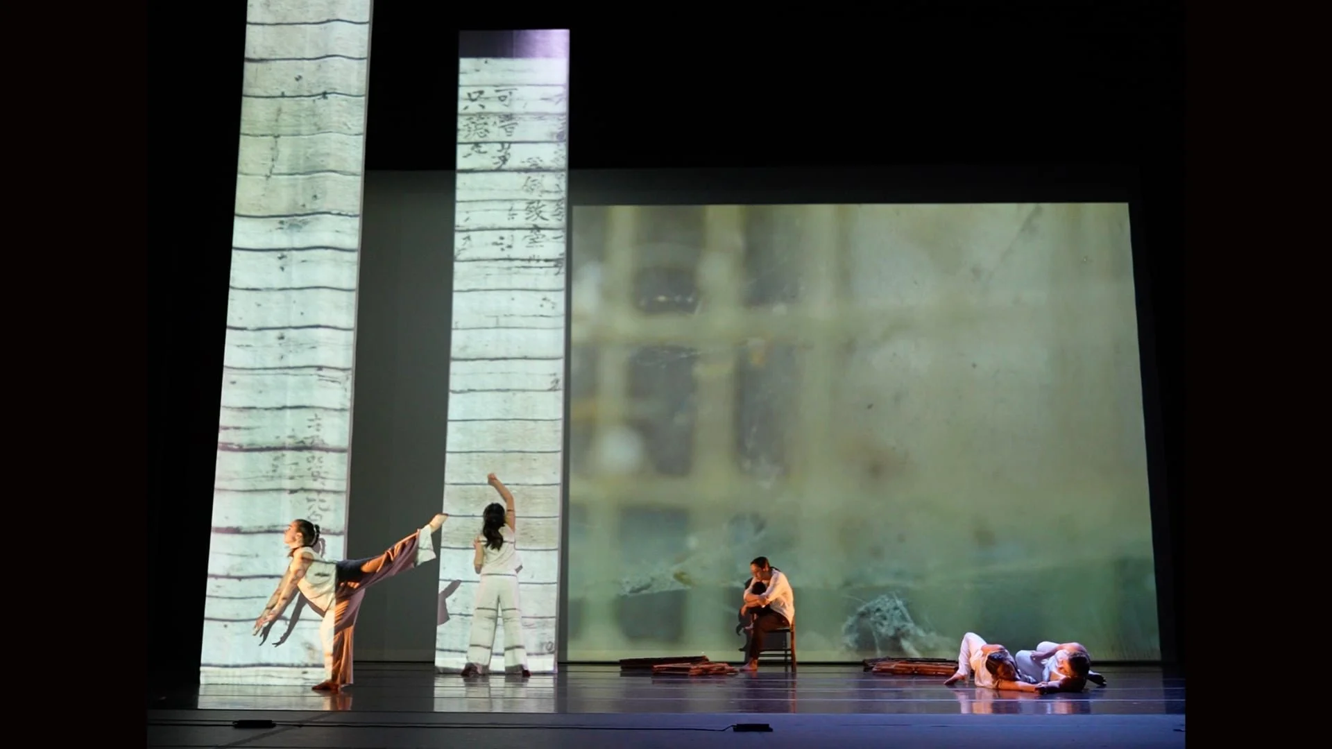   CREDITS  Choreographer:&nbsp;J.J.&nbsp;Guan&nbsp; Dancers’&nbsp;names:&nbsp;Natalia&nbsp;Cervantes,&nbsp;Indigo&nbsp;Cook,&nbsp;David&nbsp;Liu,&nbsp;Amare&nbsp;Swierc,&nbsp;Azie&nbsp;Zong Visual&nbsp;Design:&nbsp;J.J.&nbsp;Guan&nbsp; Original&nbsp;