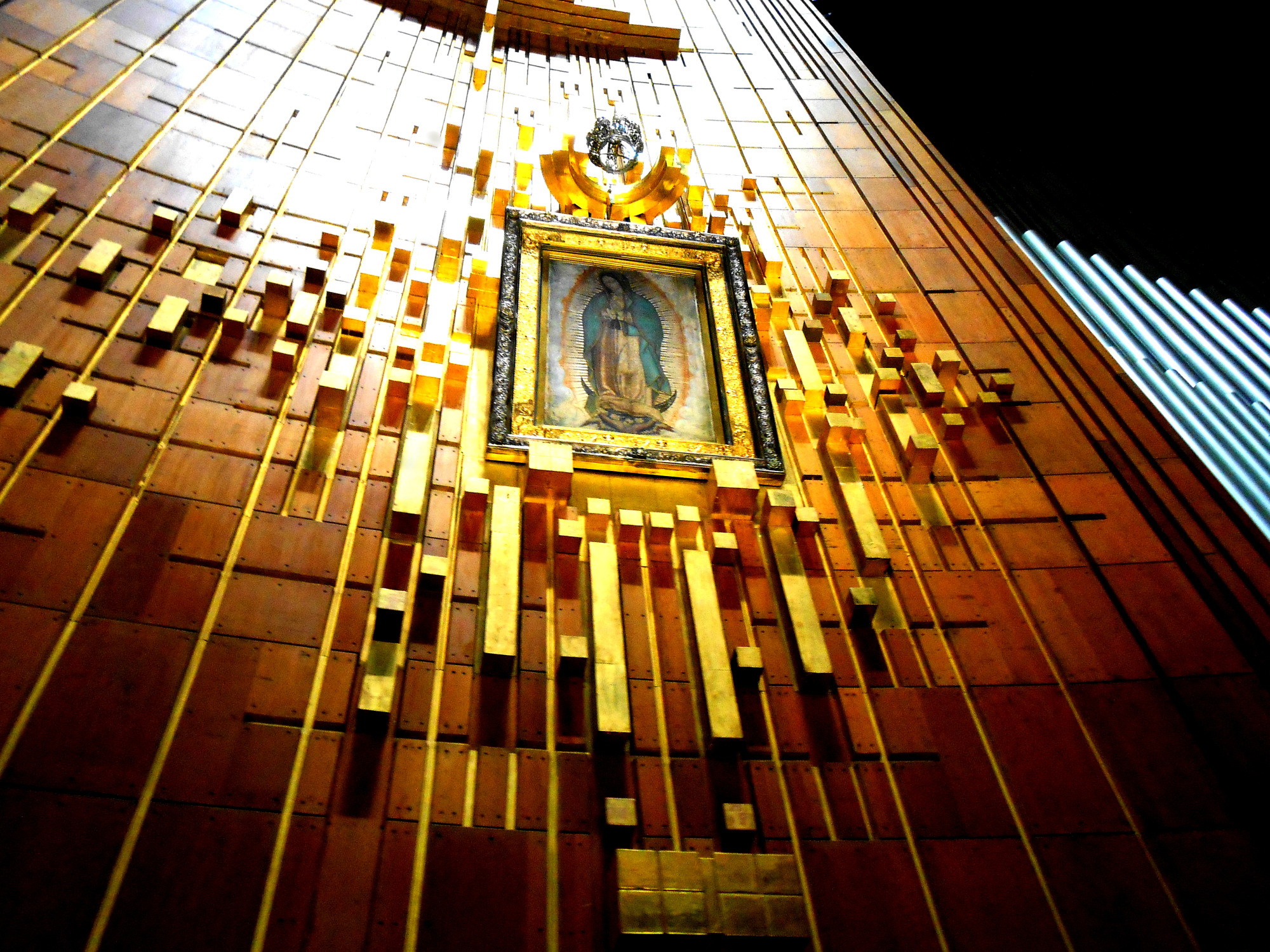 Basilica_de_Nuestra_Señora_de_Guadalupe.jpg